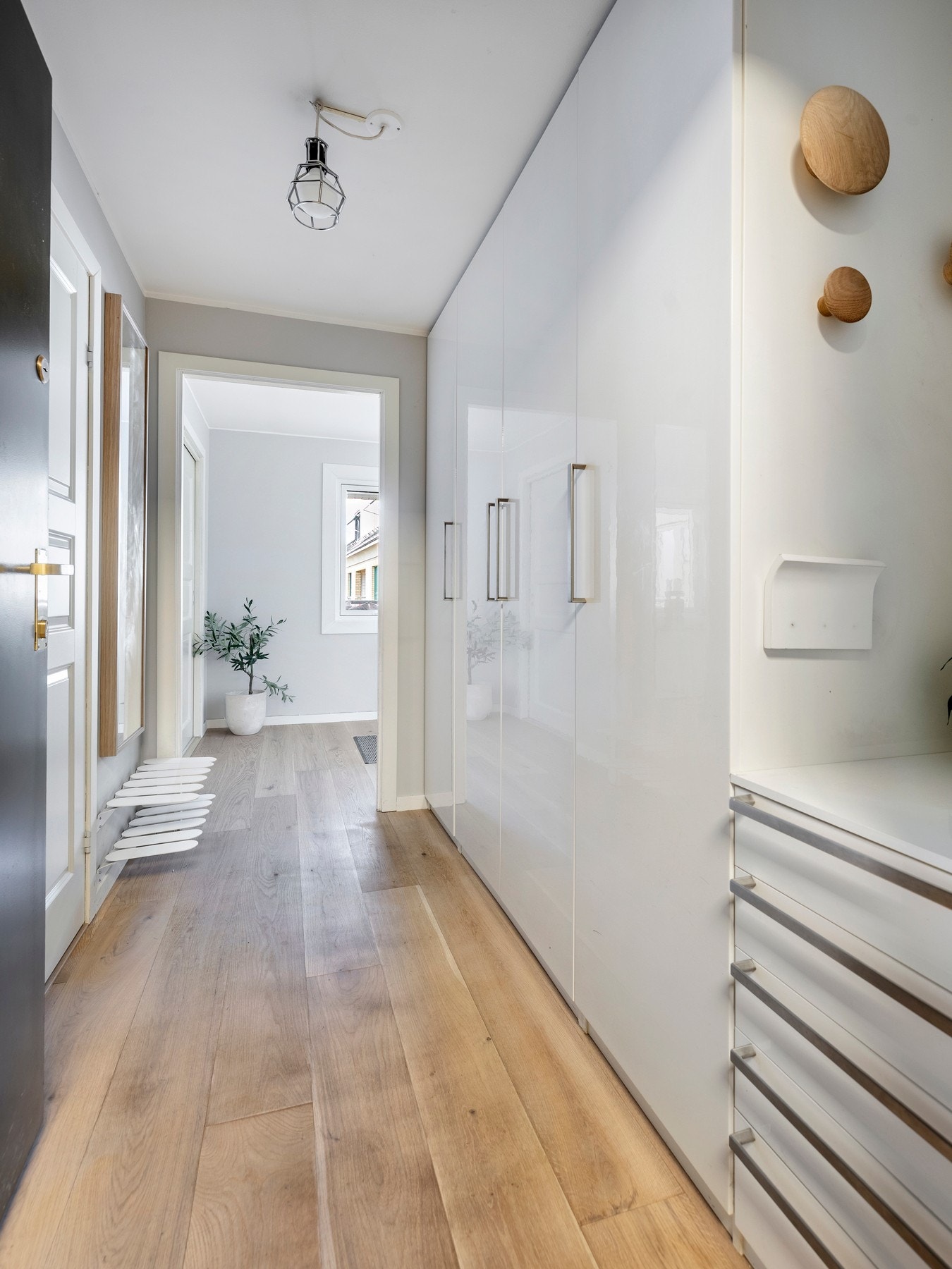 Entré/inngangsparti med garderobe Galleribilde