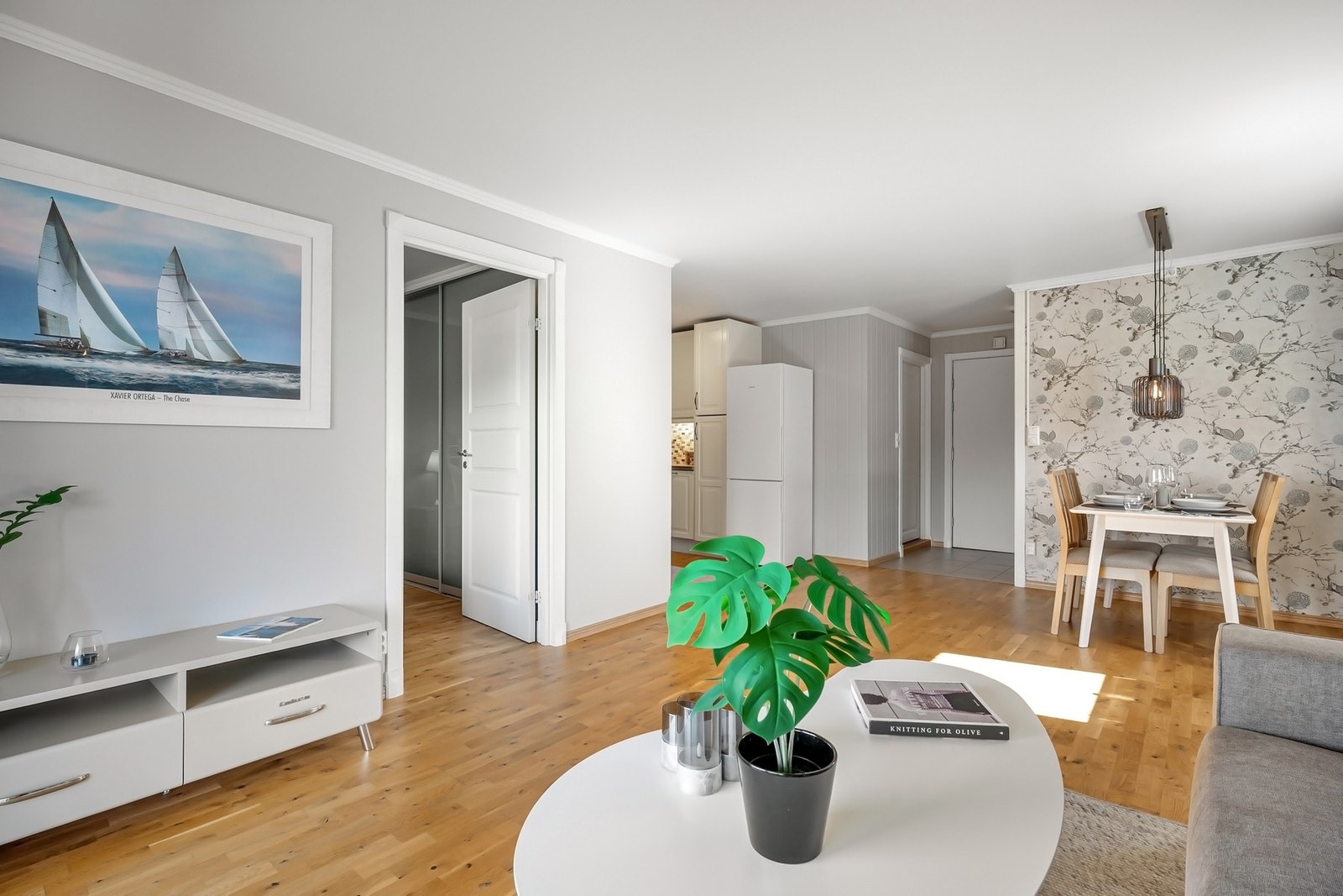 God plass til både sofagruppe og spisebord Galleribilde