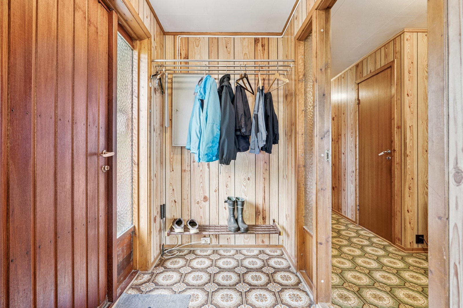 Boligen byr på praktiske oppbevaringsløsninger. Galleribilde