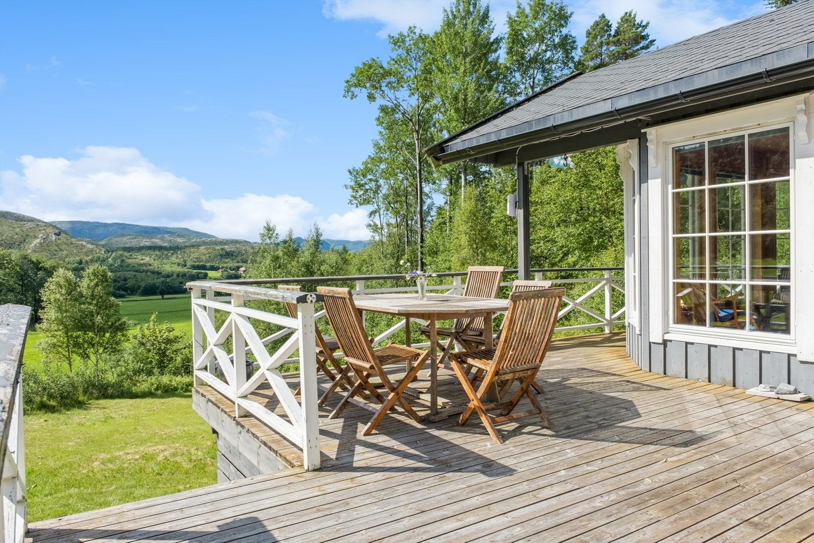 Er du på jakt etter en fin plass å samle familien, vil jeg anbefale deg å komme å se på denne Galleribilde