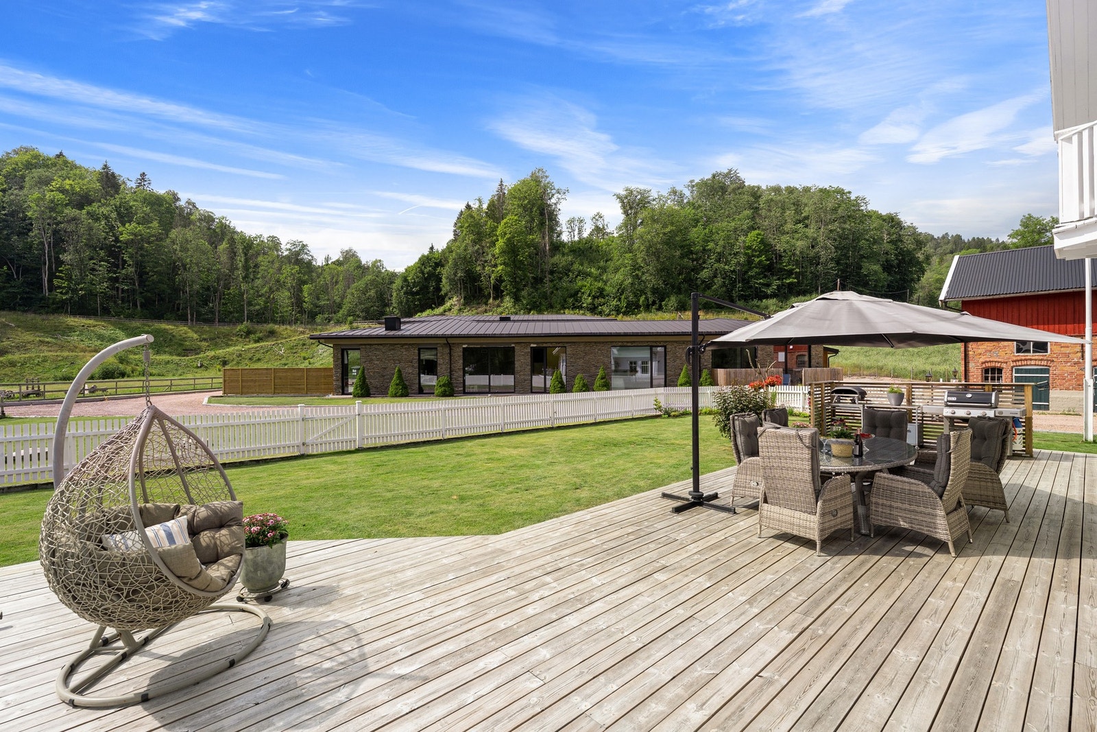 Solrikt uteområde - optimale solforhold hele dagen. Galleribilde