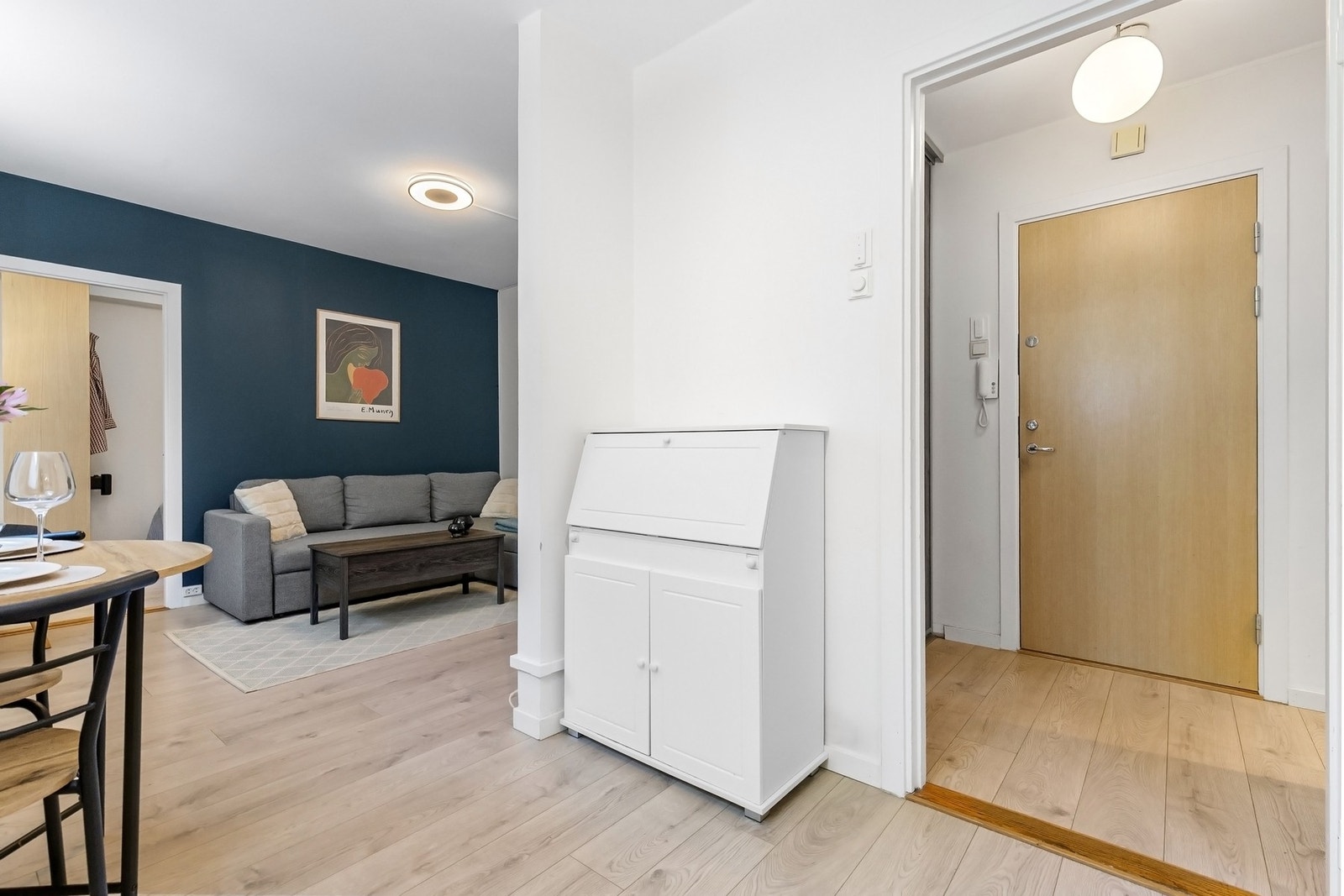 Med boligen følger bod på loft med gulvareal 7.5kvm. (målbart 2kvm. pga. skråtak) og bod i kjeller på 1.5kvm. Galleribilde