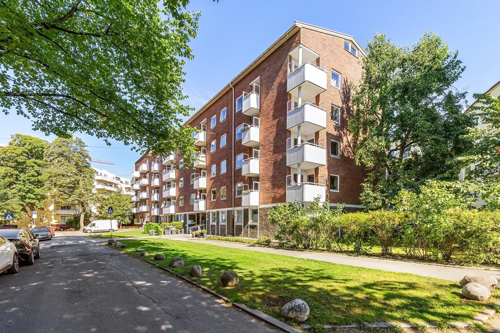 Bygården ligger i en trafikkstille gate. Galleribilde