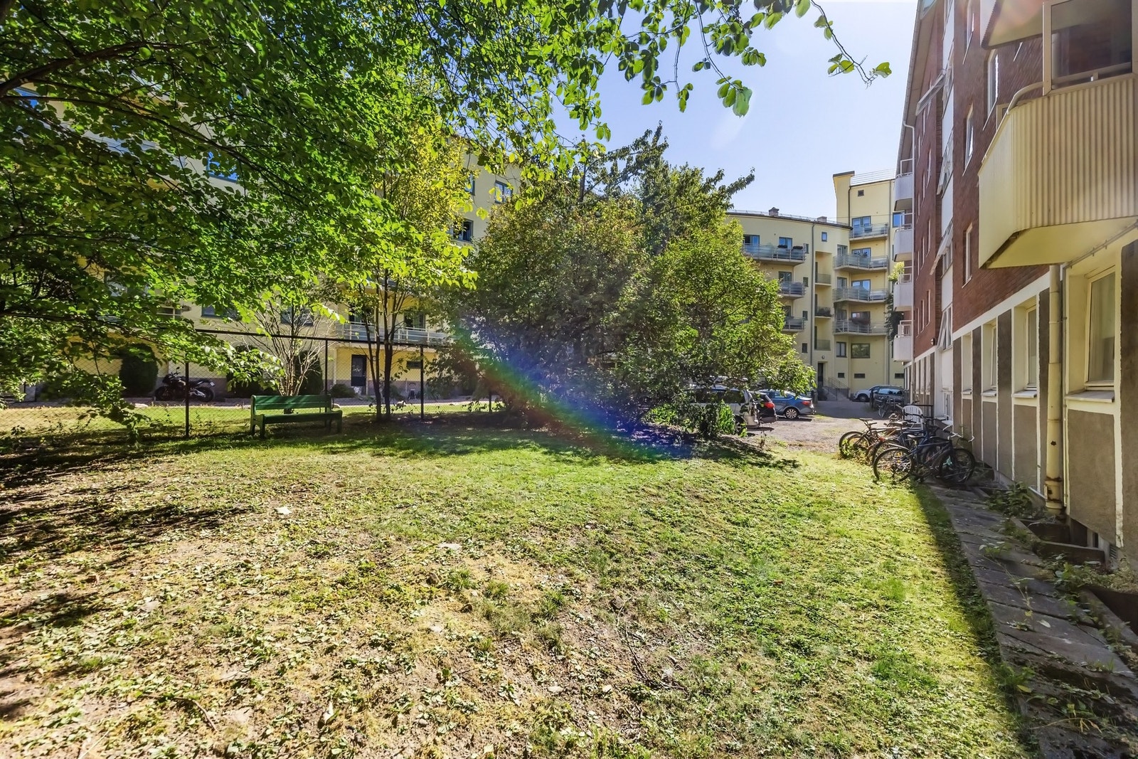 Leiligheten ligger i sin helhet mot lukket gårdsrom. Galleribilde