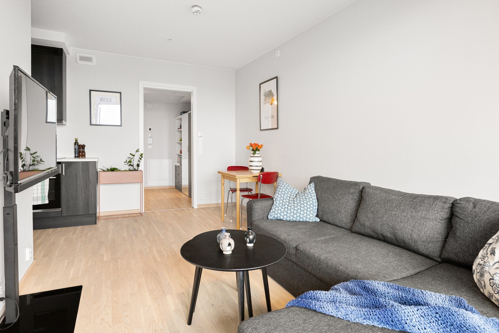 Stue med flere muligheter for møblering Galleribilde
