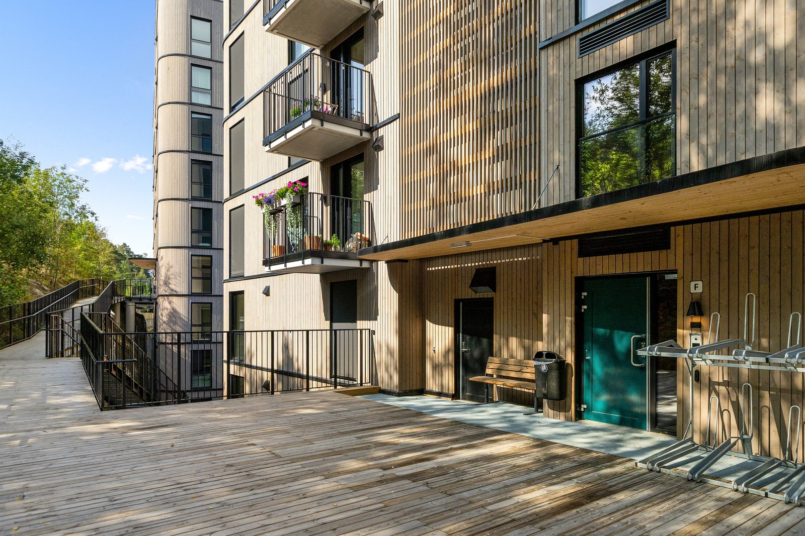Det er mulig å leie gjesterom, selskapslokaler, trimmrom, lekerom etc. Galleribilde
