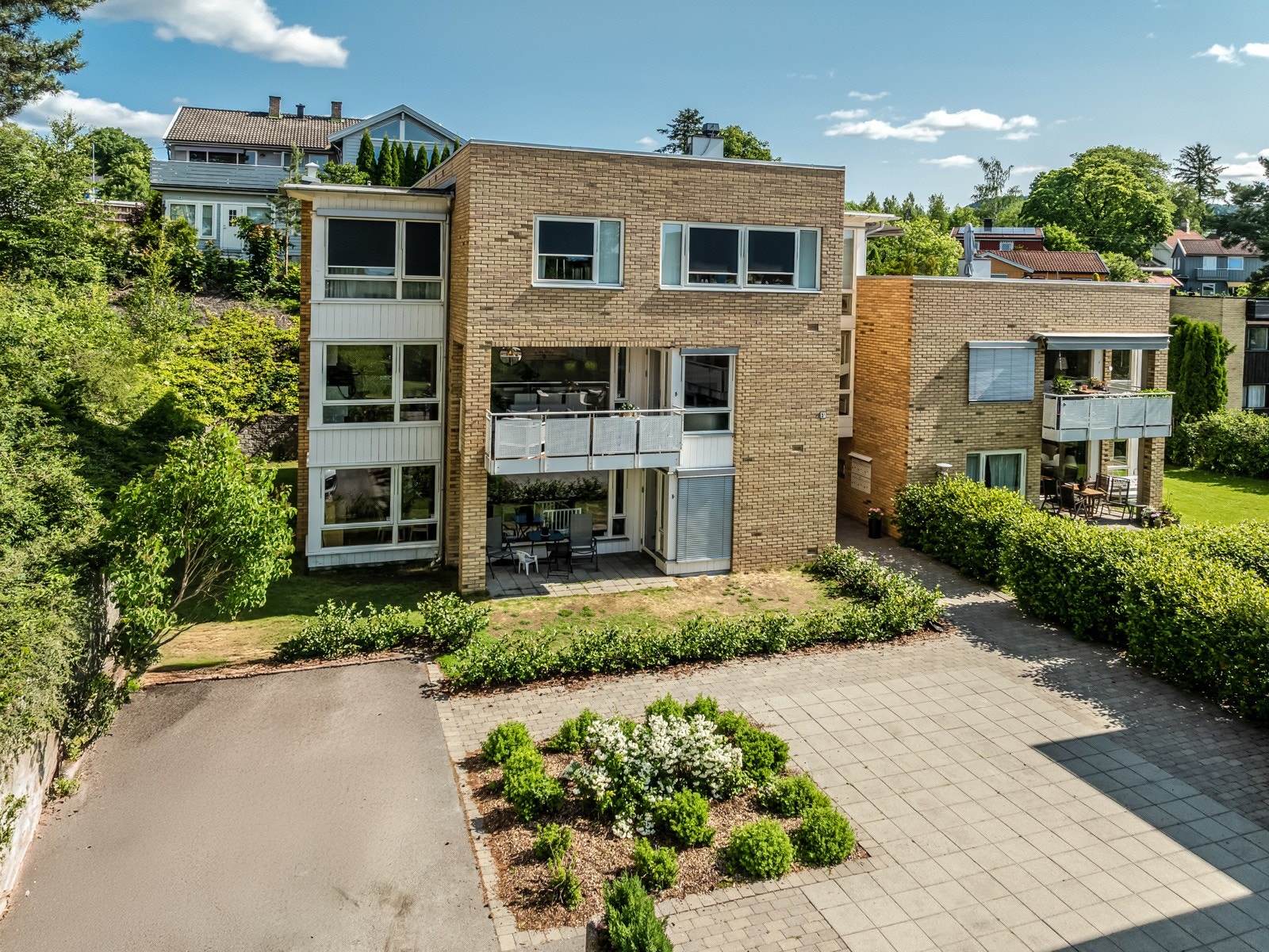 Fin uteplass Galleribilde