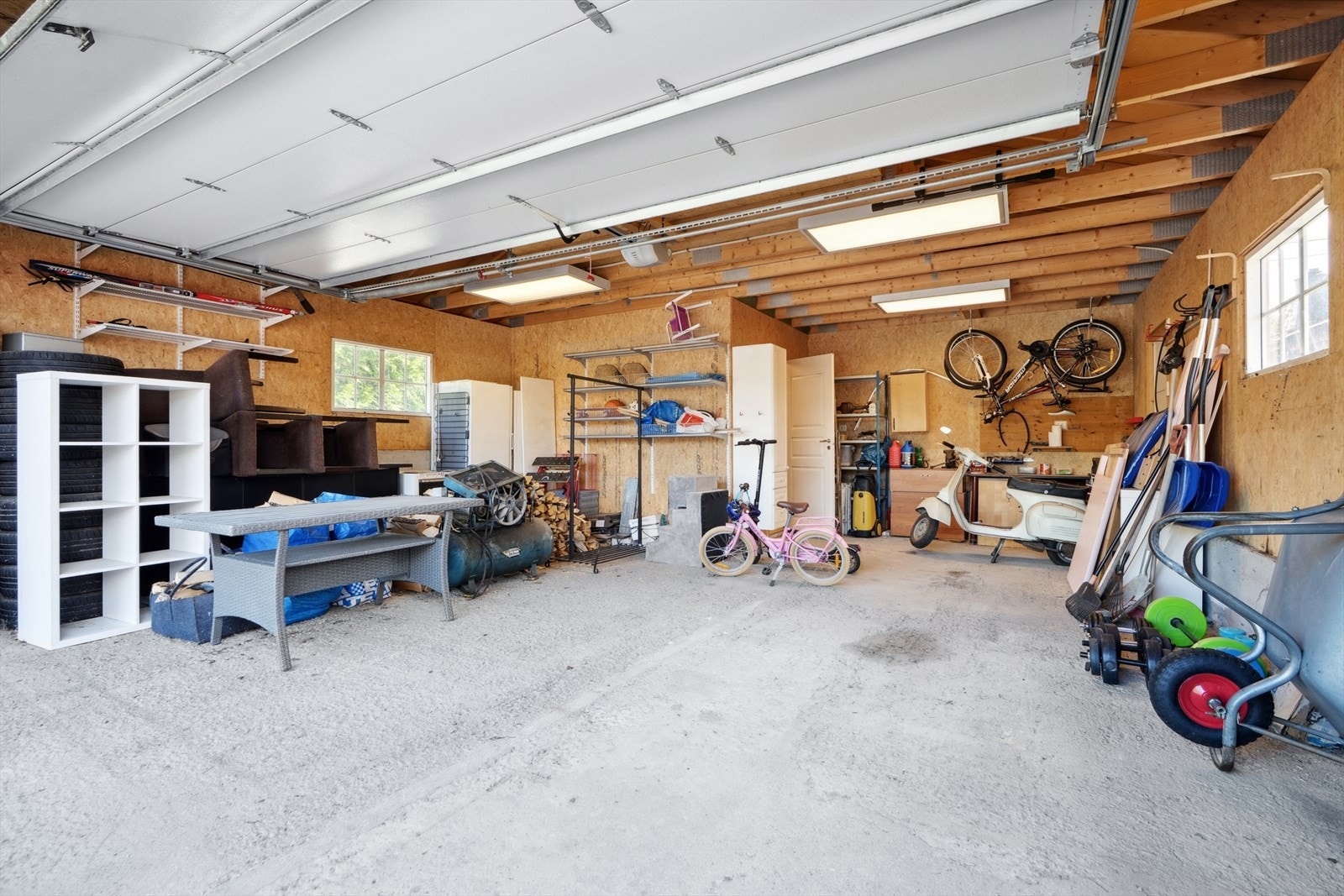 Romslig garasje på 52 kvm. Galleribilde