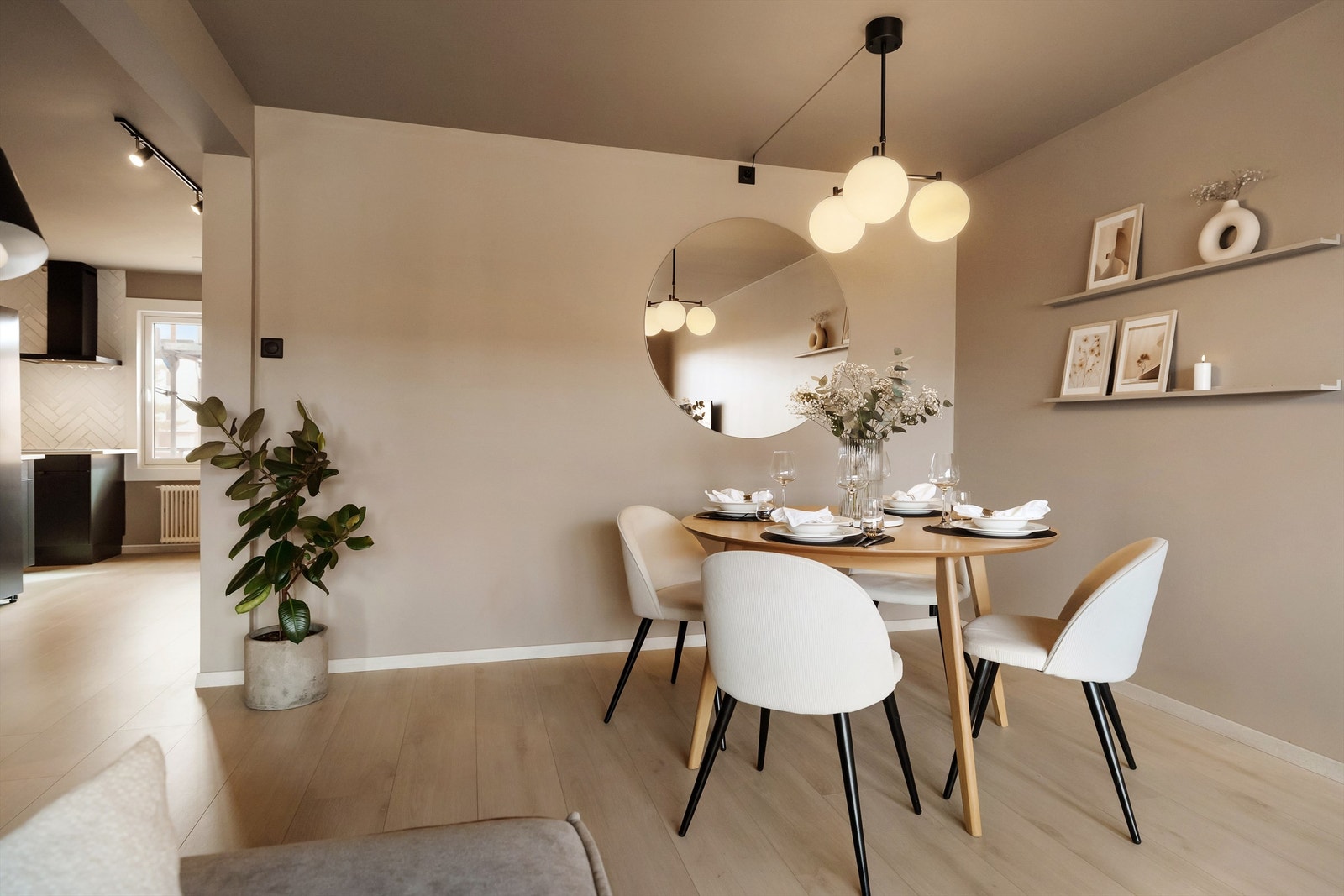 Nytt laminatgulv i 2021. Galleribilde