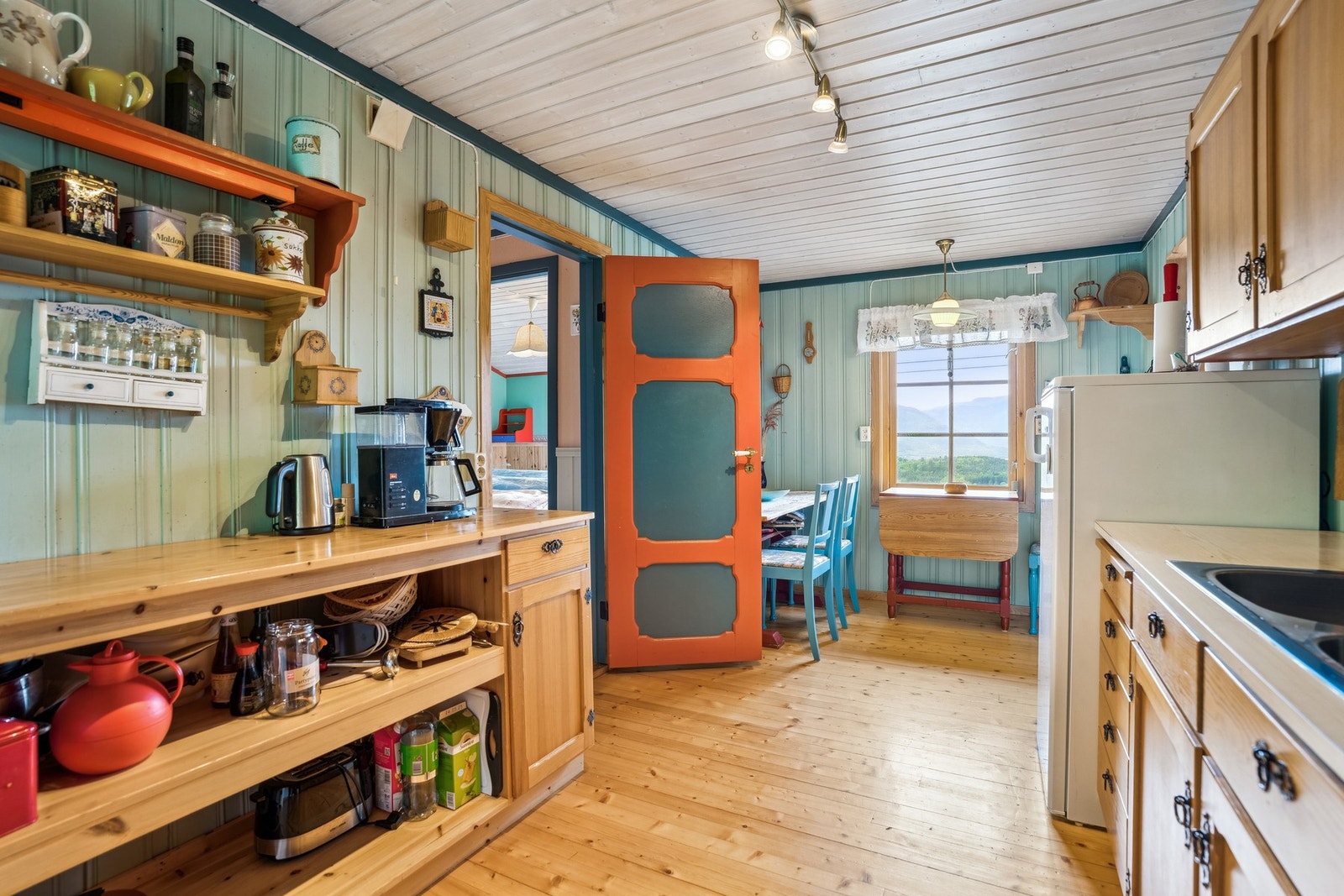 Koselig og funksjonelt kjøkken Galleribilde