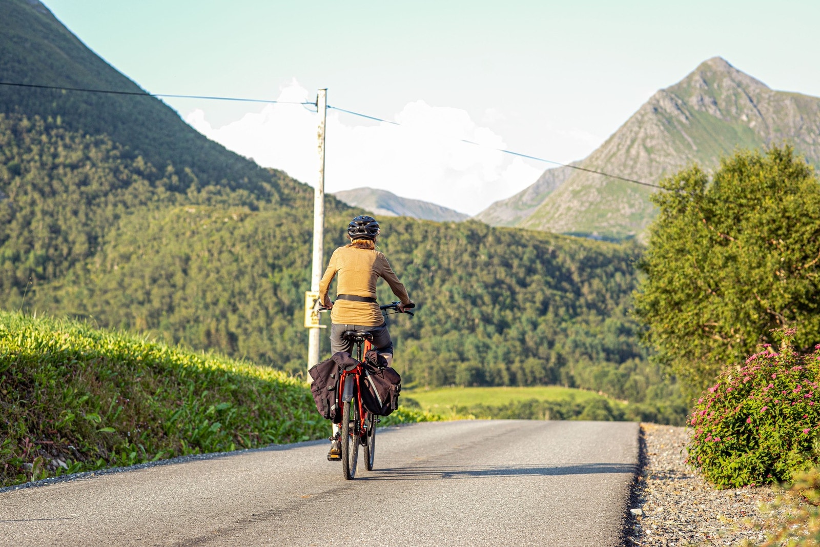 Gode tur- og friluftsmuligheter rett utenfor hytta. Selgers bilde Galleribilde