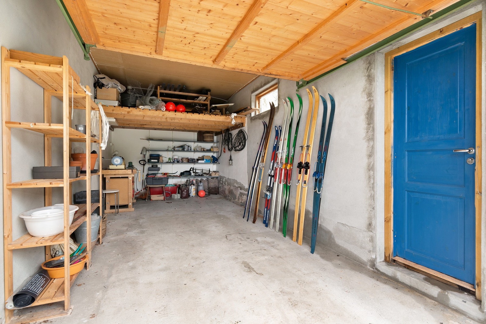 Innskutt garasje på 20 kvm som benyttes som oppbevaring pr dd. Galleribilde