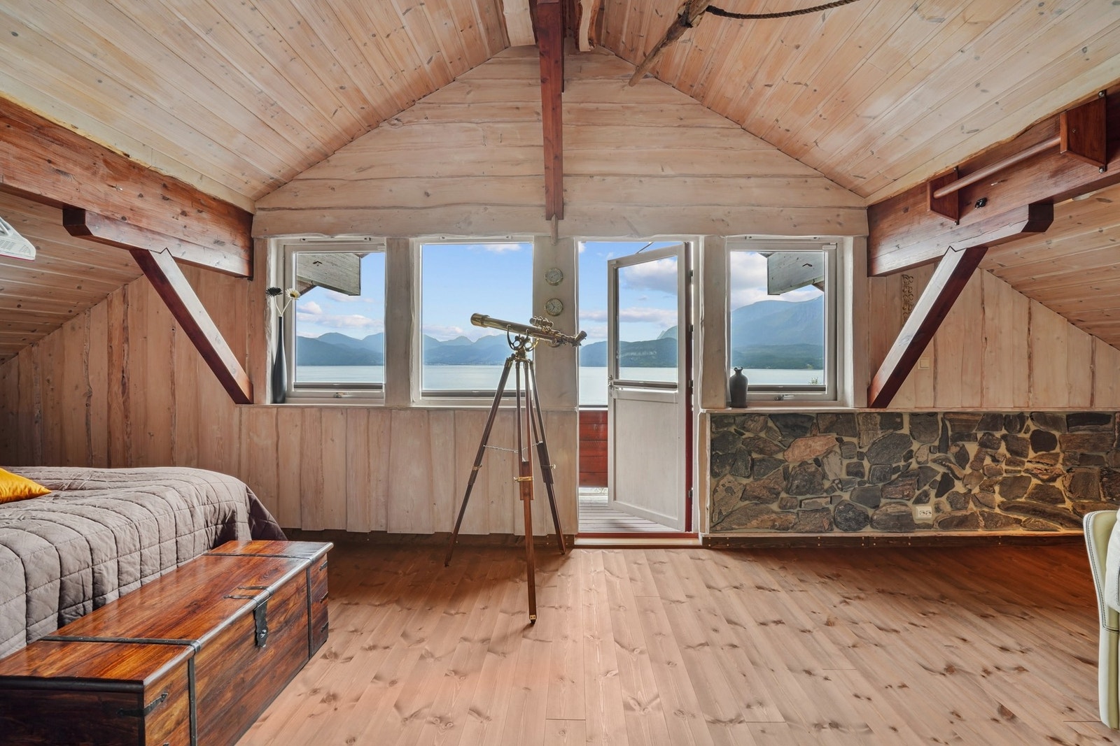 Fra loftstuen er det utgang til - Galleribilde