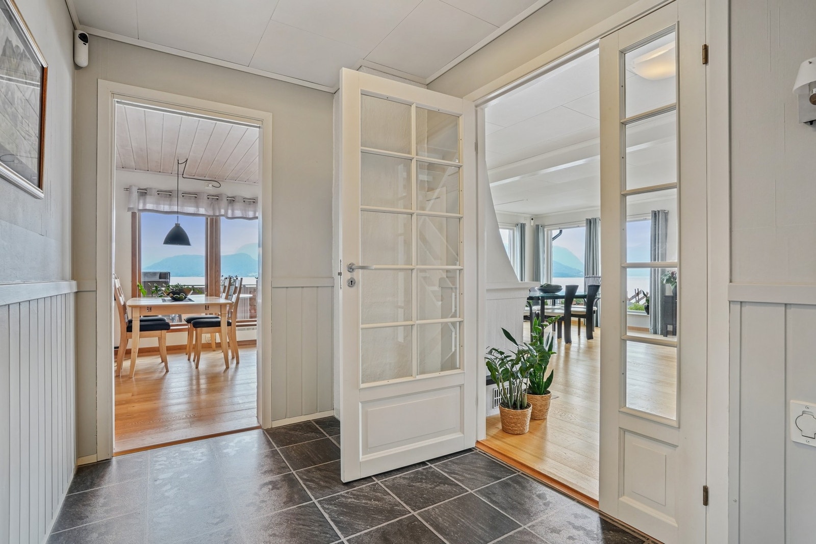 Mellom rom og ro leder gangen deg. Galleribilde