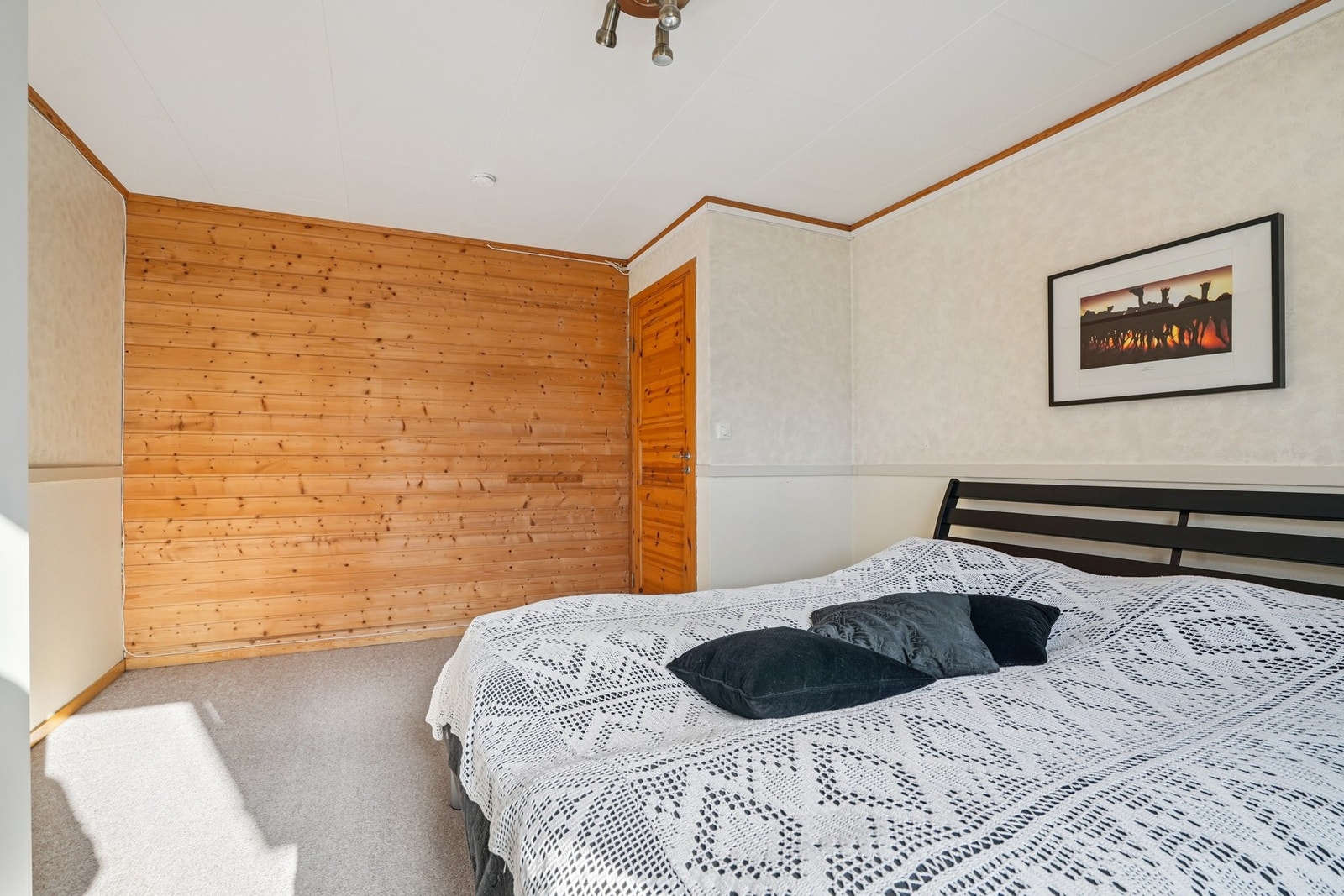 God plass til kommode eller skrivebord om ønskelig. Galleribilde