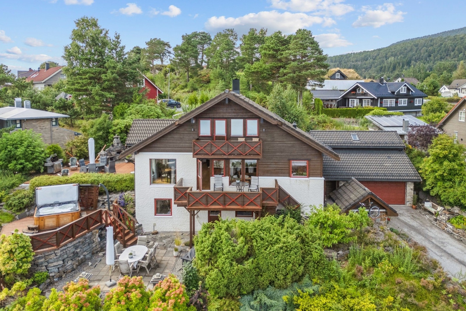 Flisnes er et av Ålesunds mest populære områder blant barnefamilier, fordi du finner "alt" du trenger innenfor kort avstand. Galleribilde