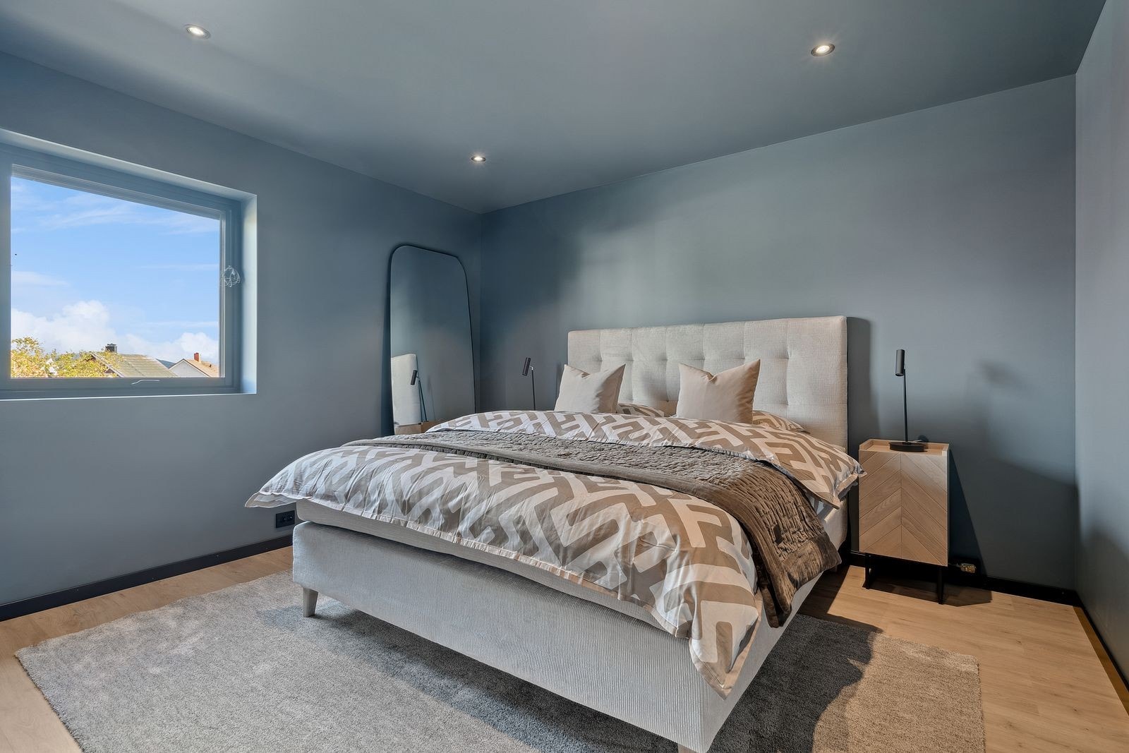 Dus og rolig fargepalett i hele rekkehuset. Galleribilde