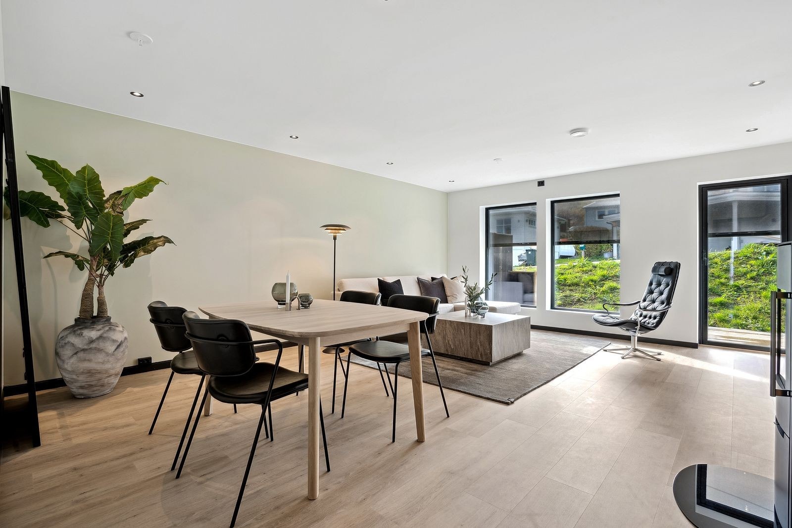 Velkommen til et sentrumsnær og rålekkert rekkehus ! Dette må sees! Galleribilde