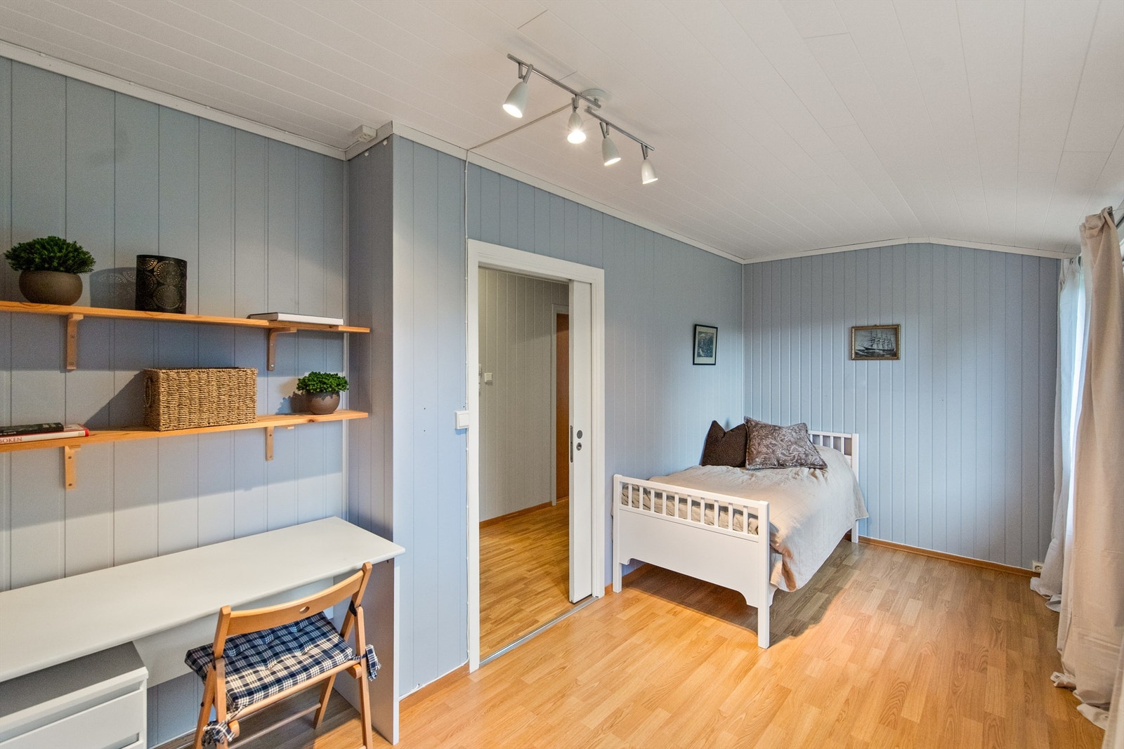 Soverom nummer to av totalt fire. Galleribilde