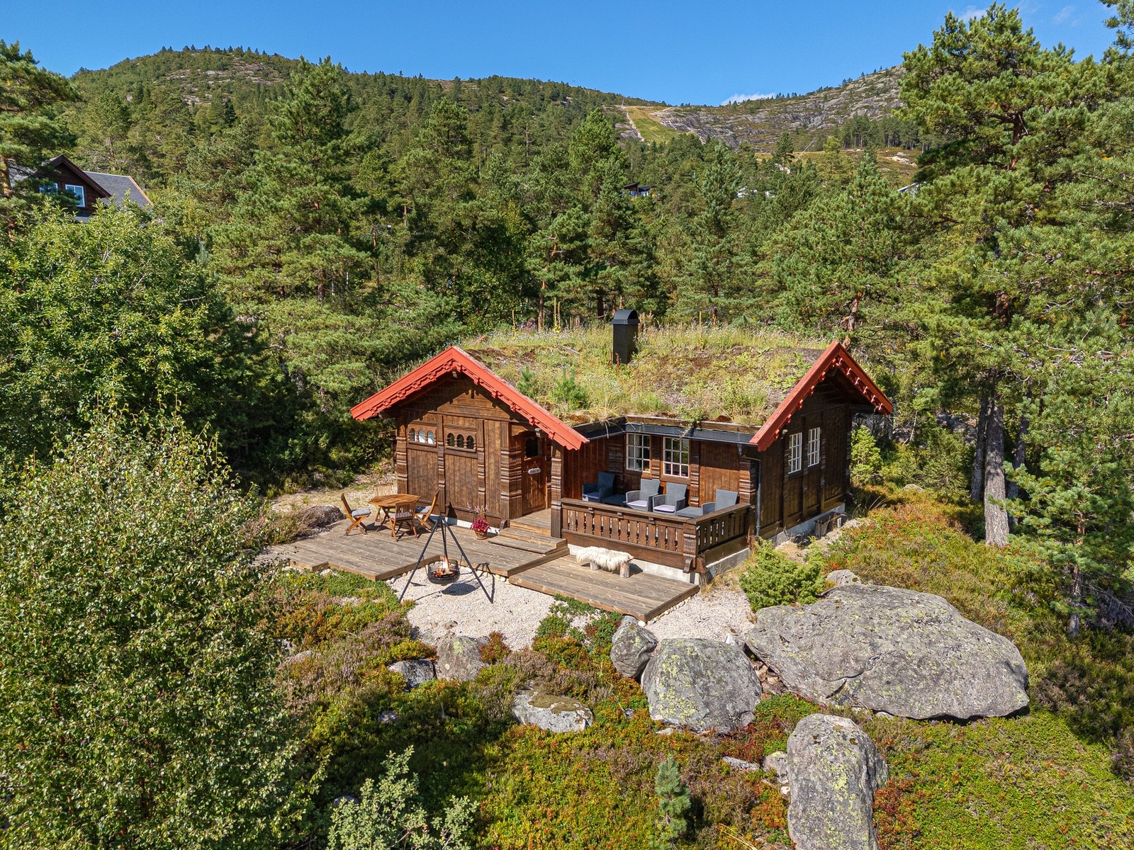 Velkommen til Lislelia 4 - Her ser du alpinbakken i bakgrunnen Galleribilde