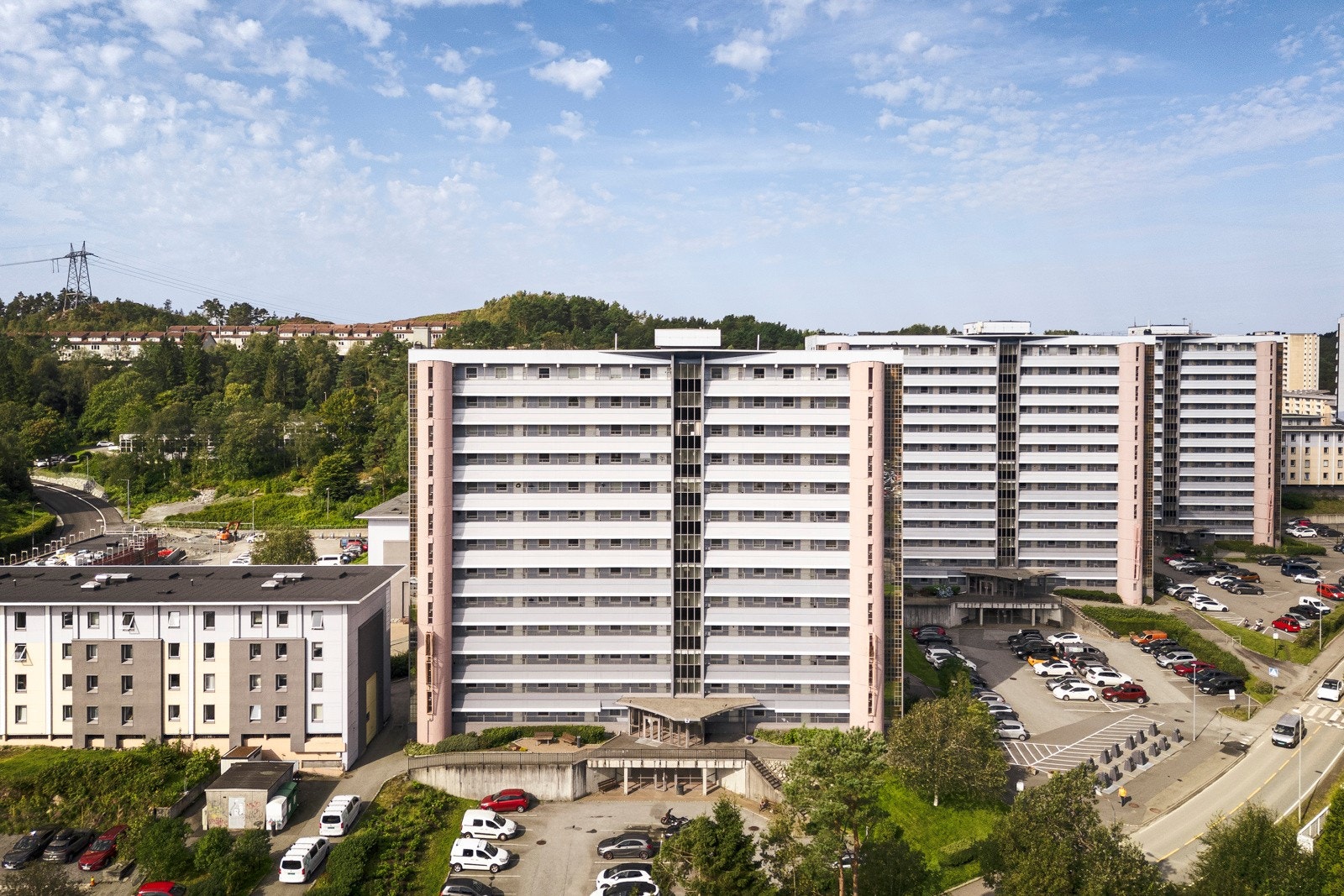 Vadmyren borettslag består av seks lavblokker og fire høyblokker Galleribilde