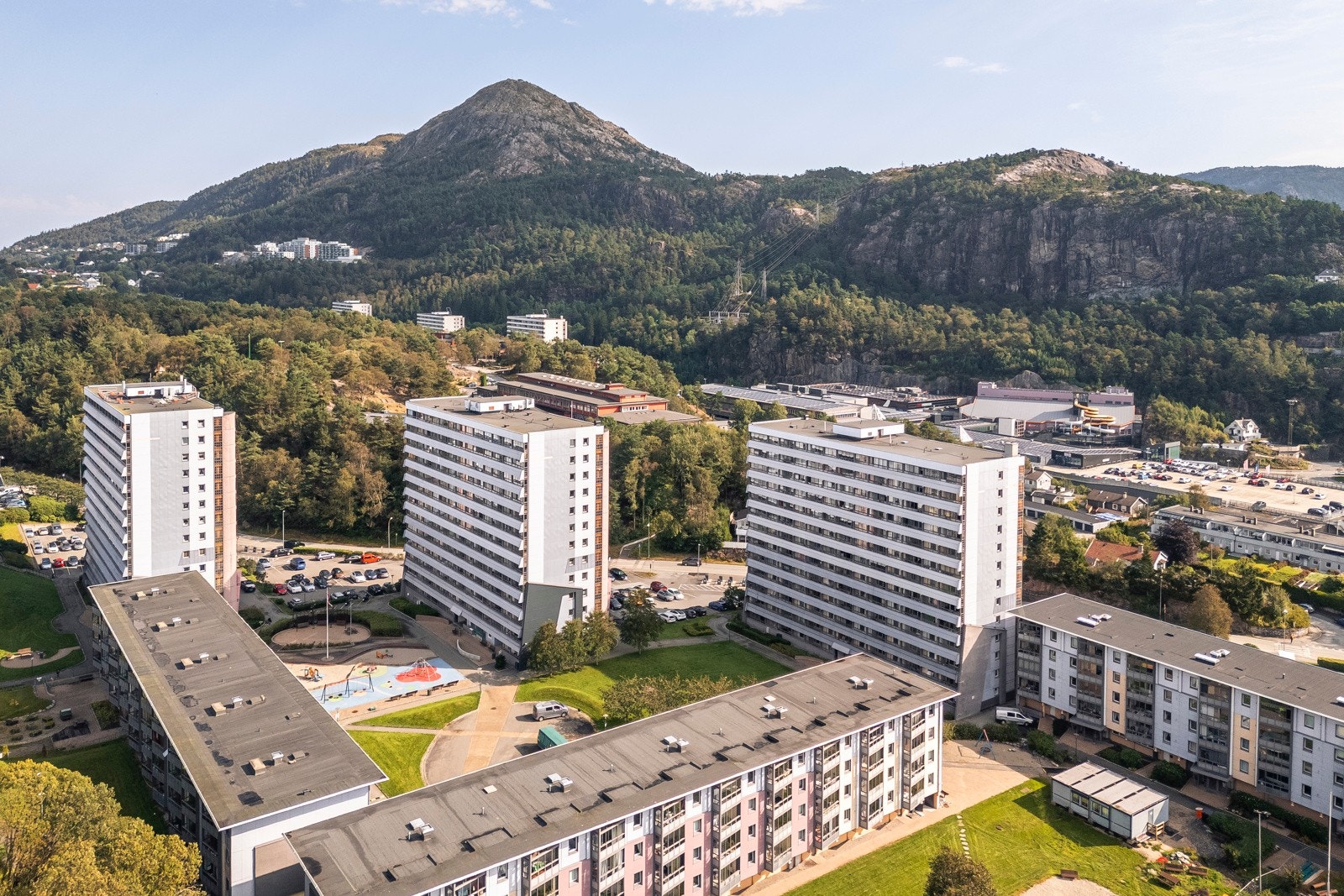 Kort vei til Vestkanten Storsenter, samt dagligvarehandel og treningsinstitusjoner Galleribilde