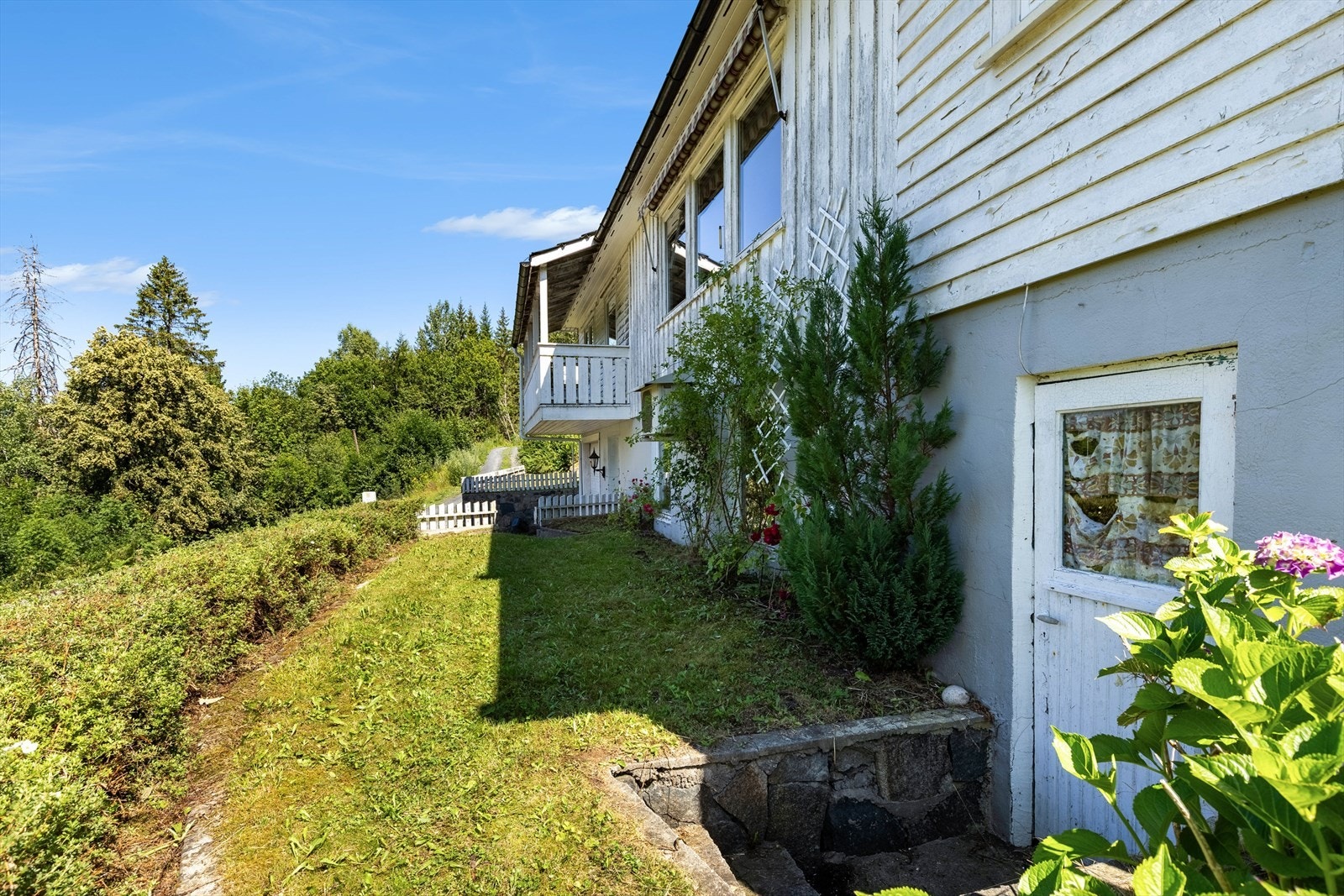 Utvendig adkomst til bod Galleribilde