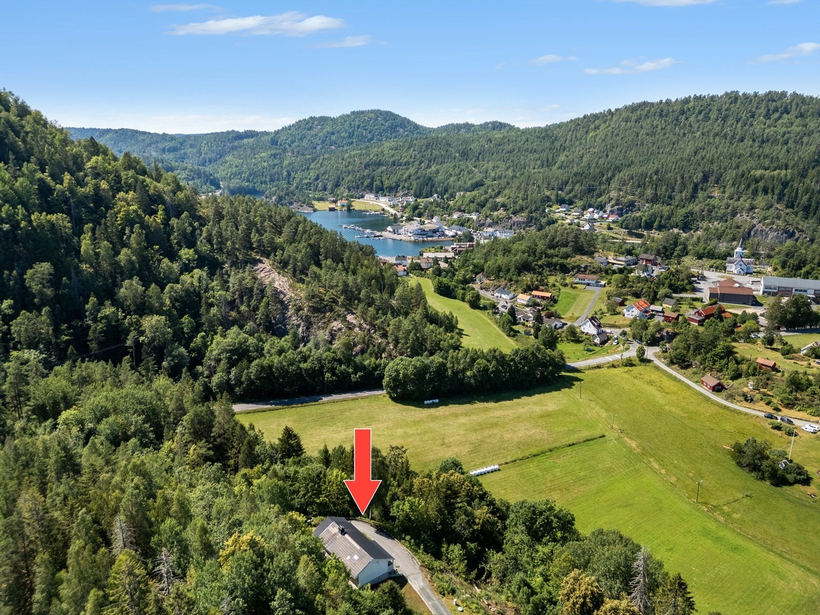 Fint beliggende enebolig i rolig område Galleribilde