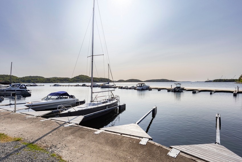 Heistad båtplass ligger bare en rusletur unna leiligheten. Galleribilde