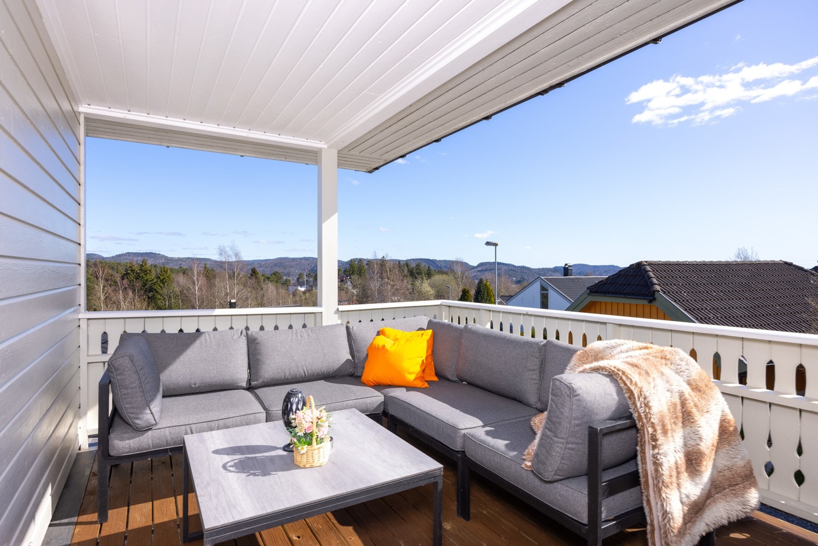 På &Partners hjemmesiden til boligen finner man interaktivt solkart hvor man kan se solforholdene til boligen når som helst på året Galleribilde