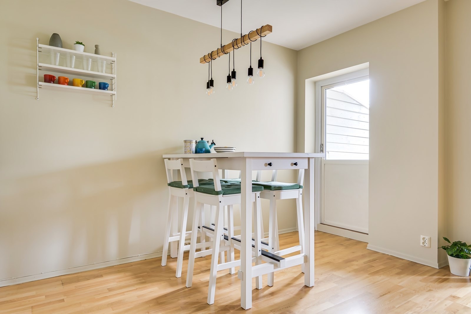 God plass til spisebord Galleribilde