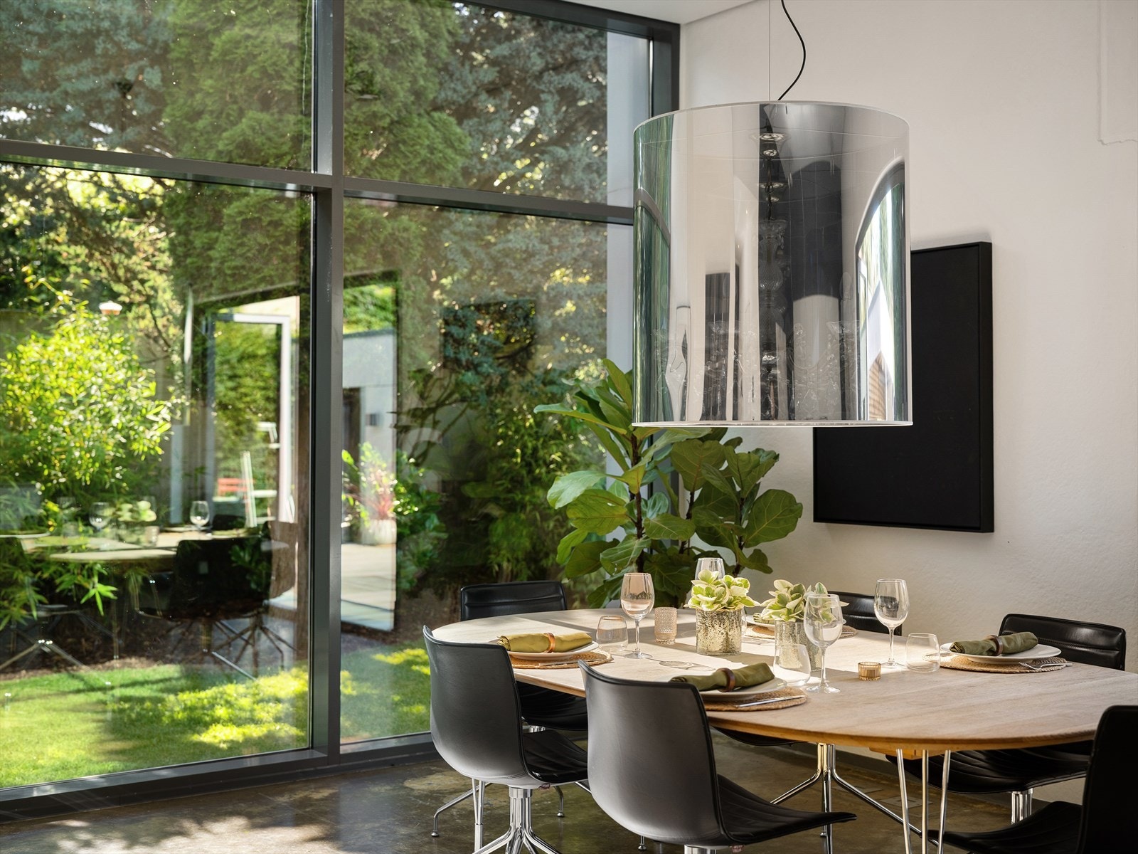 I dette hjemmet er hagen og de grønne lungene essensen i atmosfæren. Galleribilde