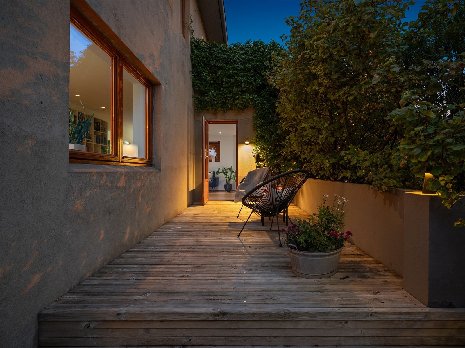 Delikat utebelysning. Galleribilde