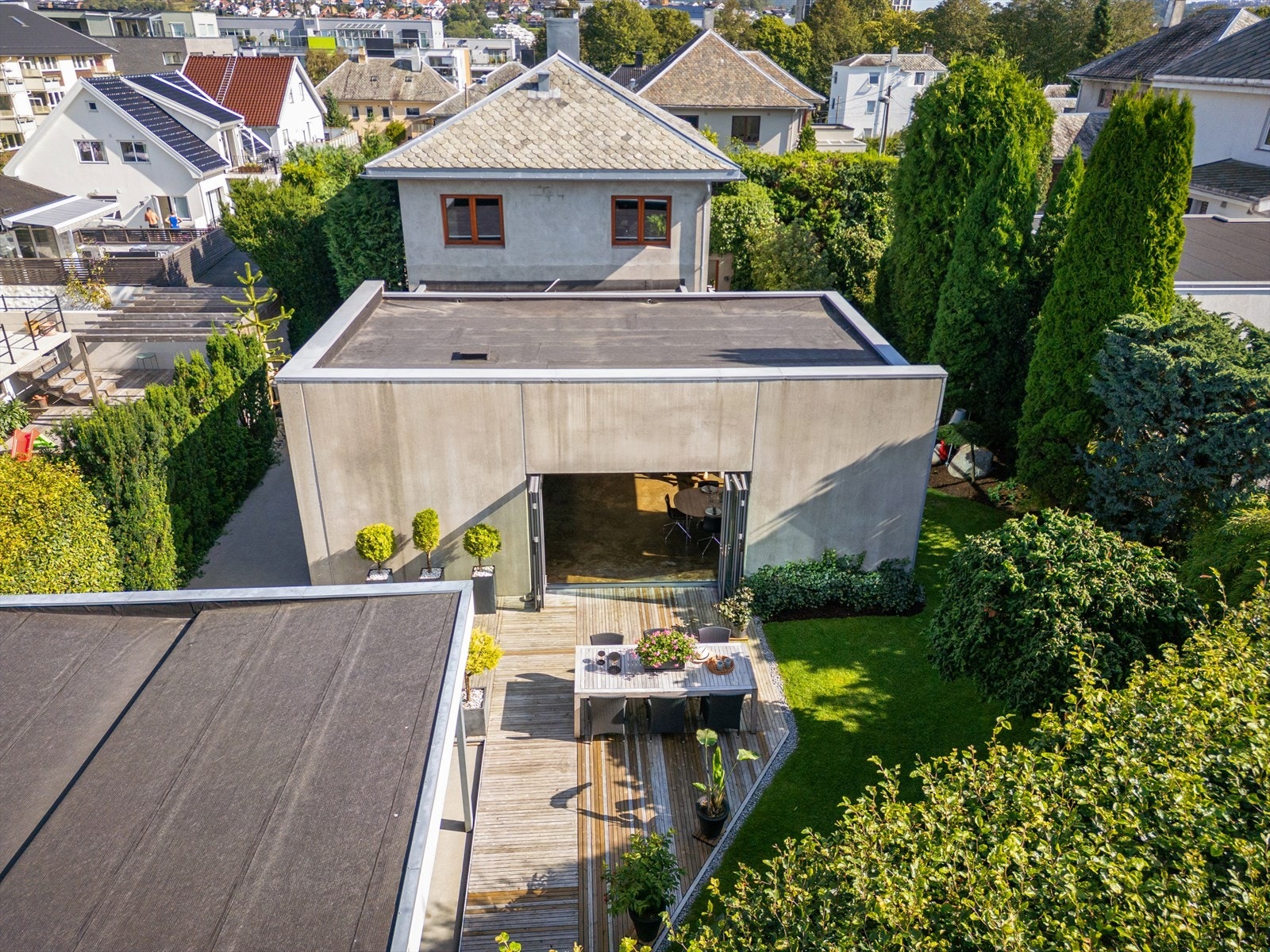 Nytt yttertak på murvilla fra 2016 og påbygg fra 2007. Din helt egen oase. Galleribilde