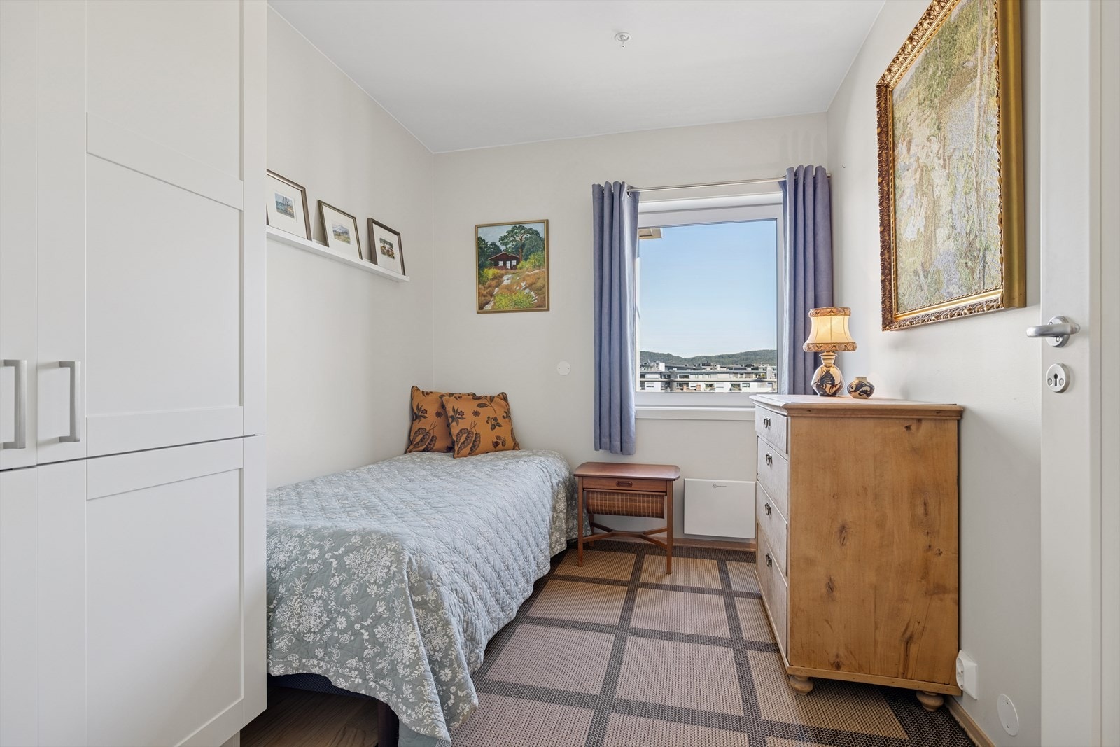 De to andre soverommene passer utmerket som et barnerom, gjesterom, kontor eller hva en måtte ønske. Galleribilde