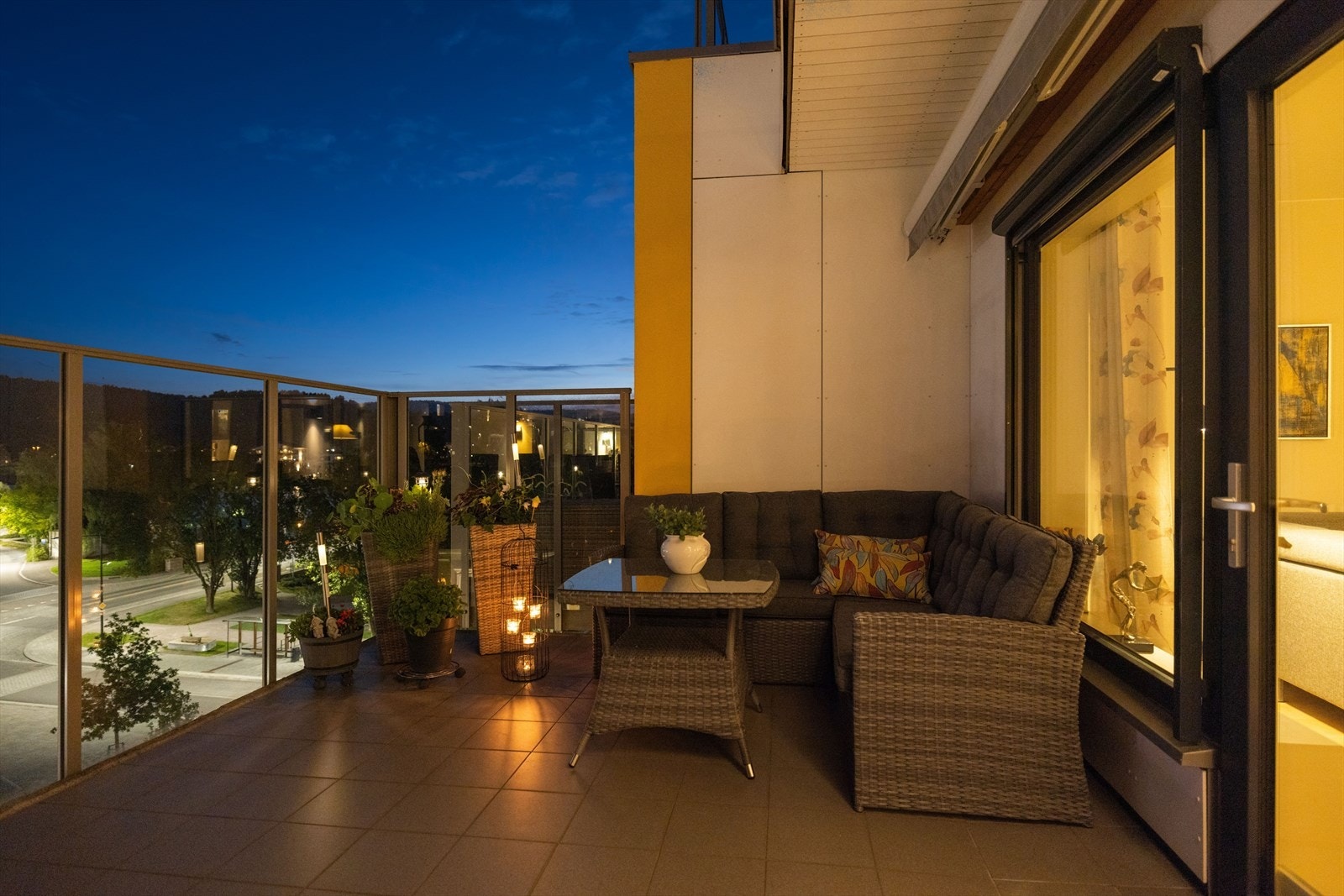 Kveldsfoto. Galleribilde