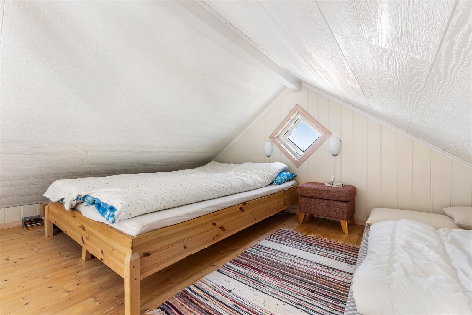 Hems, trapp opp fra stue. Galleribilde