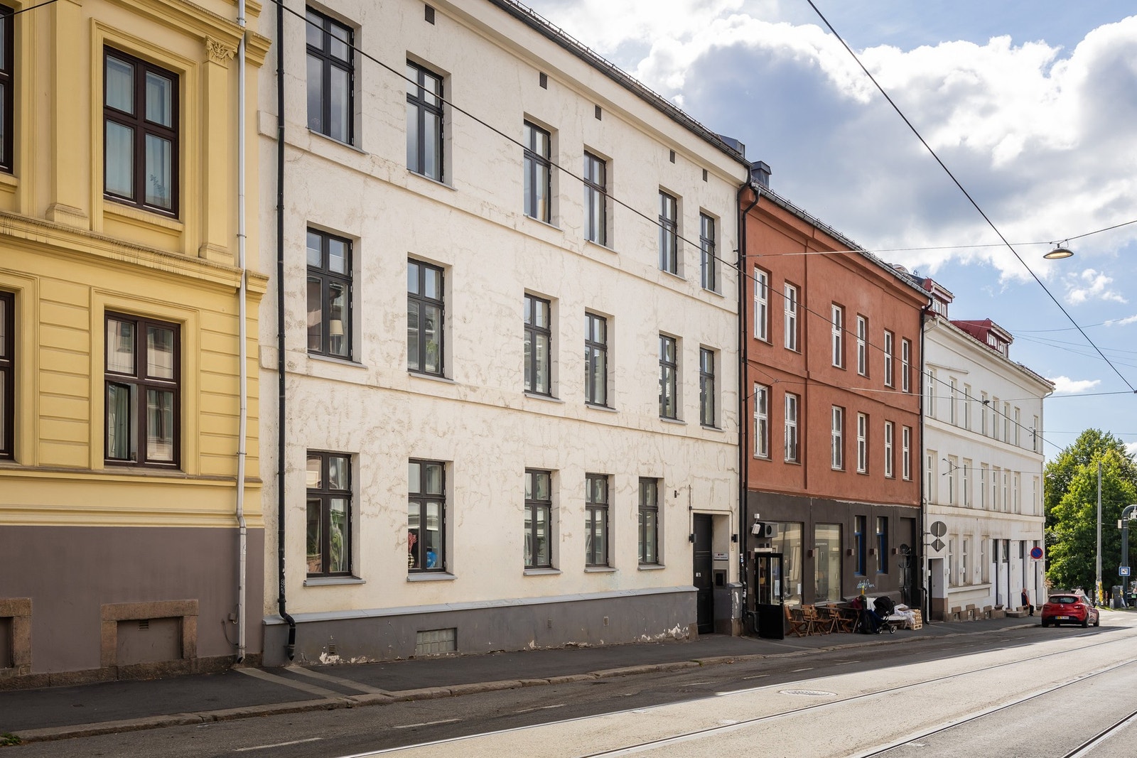 Her bor du stille og rolig til, med kort vei hverdagsfasiliteter. Galleribilde