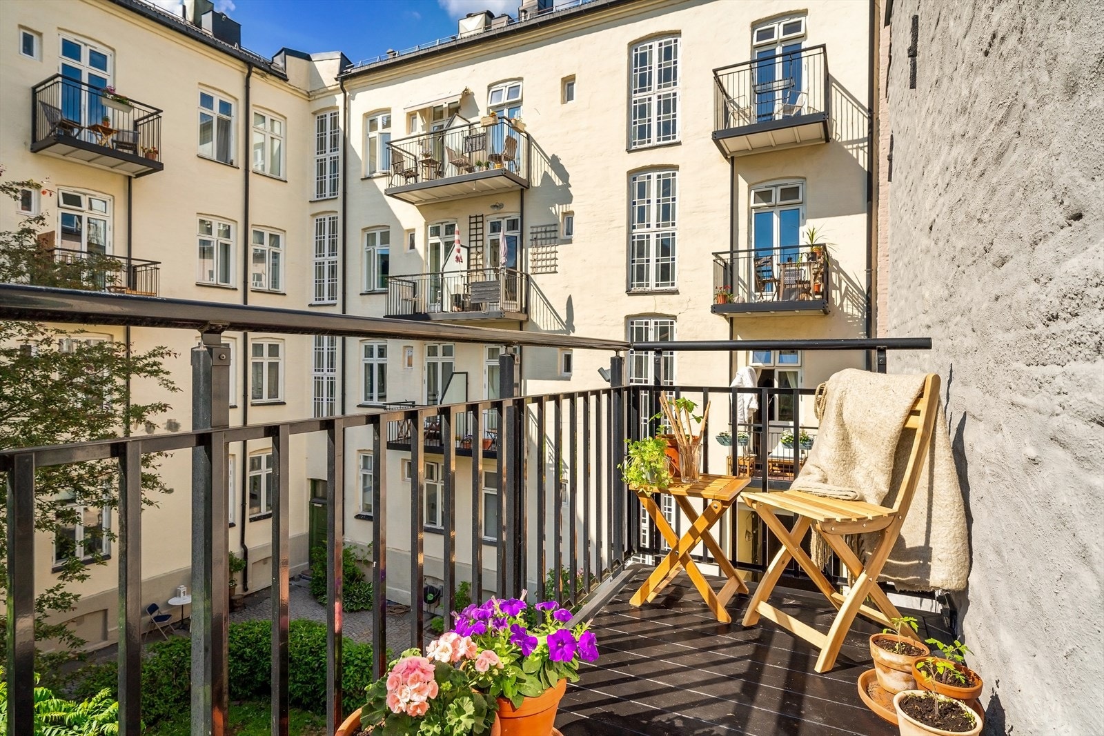 Carl Christian Stierna presenterer Iduns gate 2C! Galleribilde