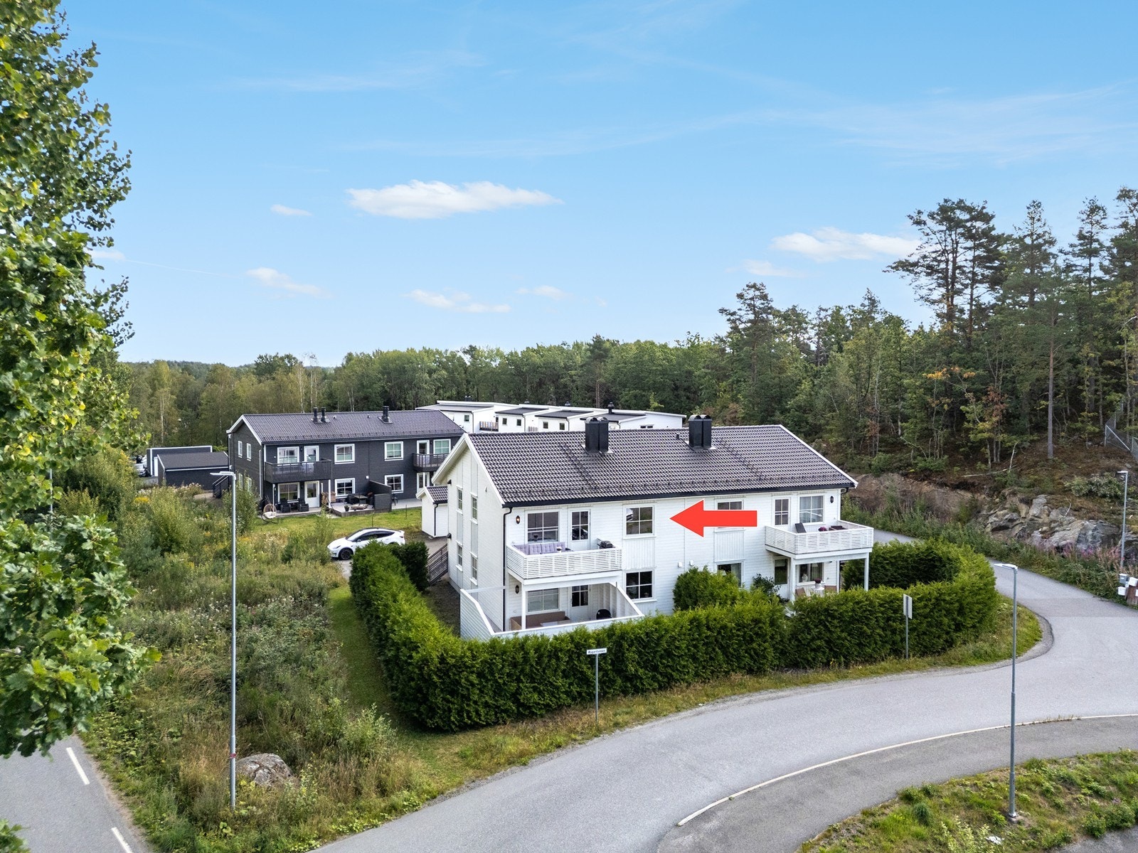 Det er også kort vei til alt du måtte trenge av servicetilbud med kjøpesenter og handelsområde på Stoa, og Harebakken like i nærheten Galleribilde