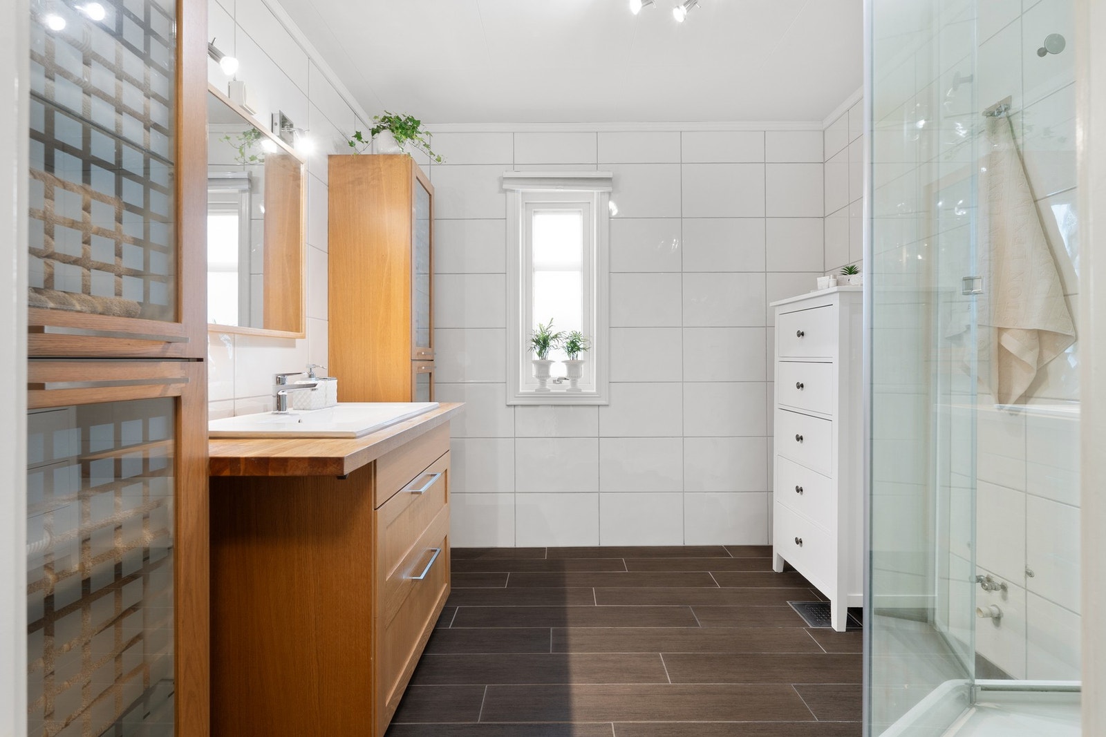 Flislagt bad 1.etasje Galleribilde