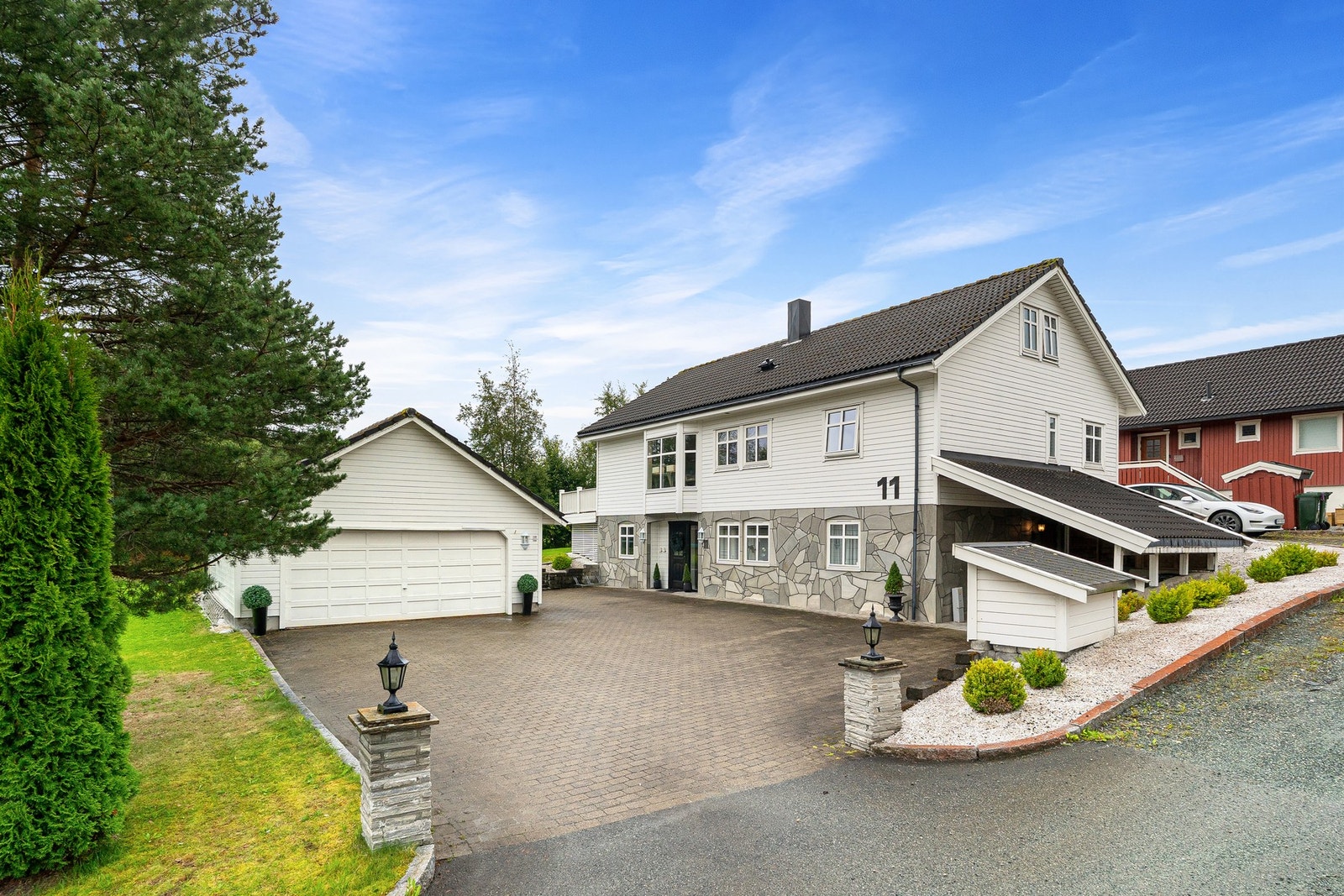 EiendomsMegler1 v/Magnus Sollid har gleden av å presentere Stormyrvegen 11! Galleribilde