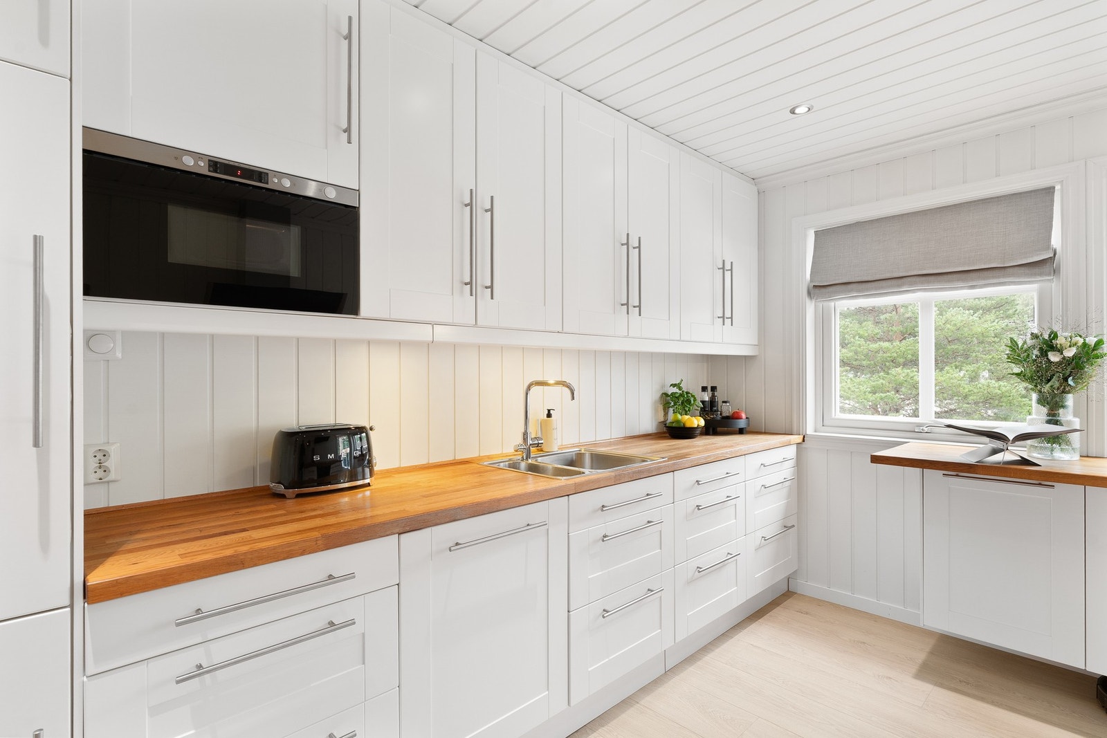 Godt med skap- og benkeplass Galleribilde