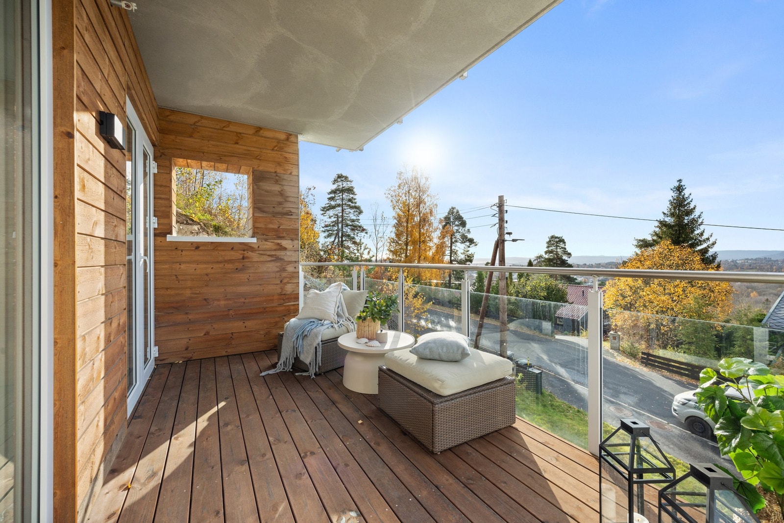 Dette er en lekker, delikat og moderne nyoppført leilighet med fantastisk utsikt. Galleribilde