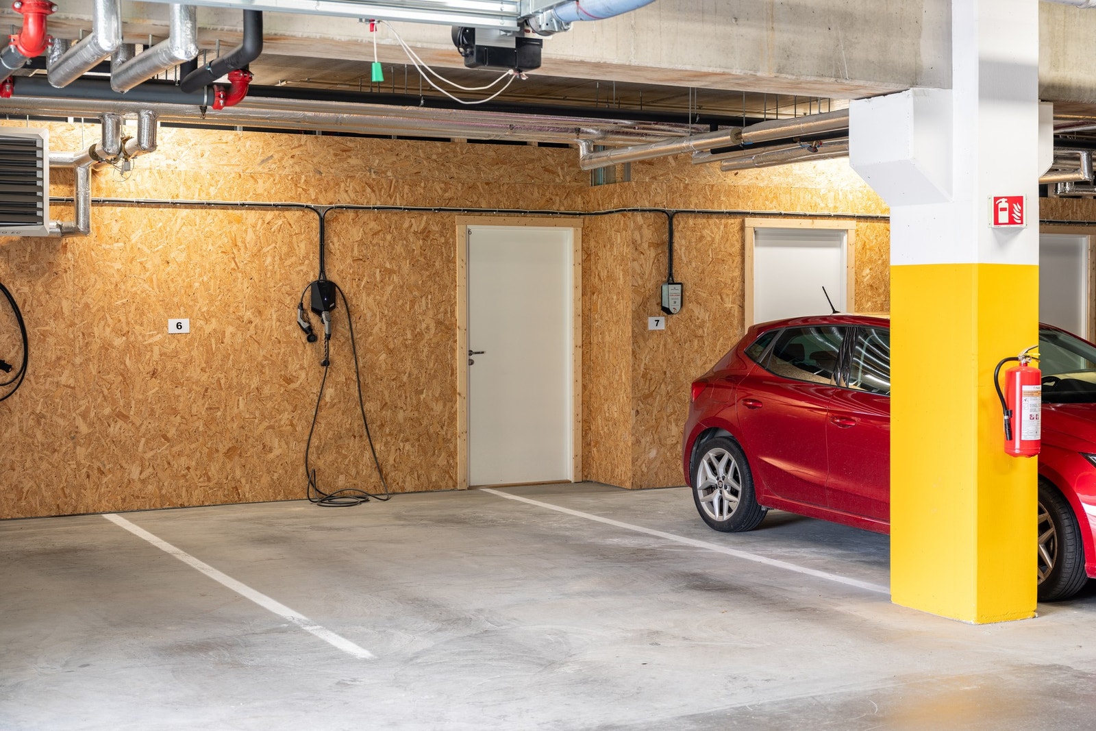 Leiligheten disponerer en p-plass i oppvarmet parkeringskjeller. Galleribilde