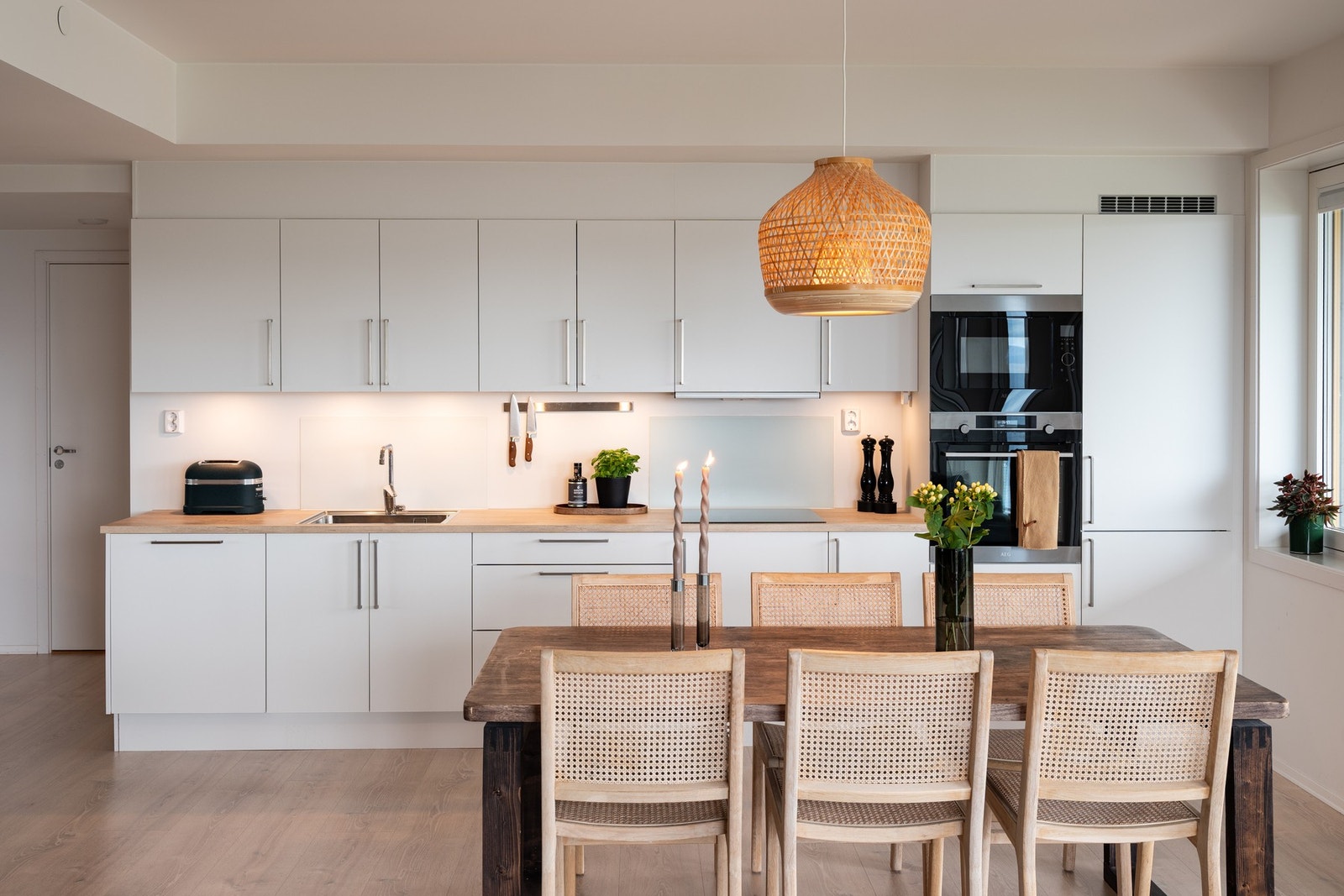 Pent og stilrent kjøkken som har fått tilstandsgrad 0 av takstmann. Galleribilde