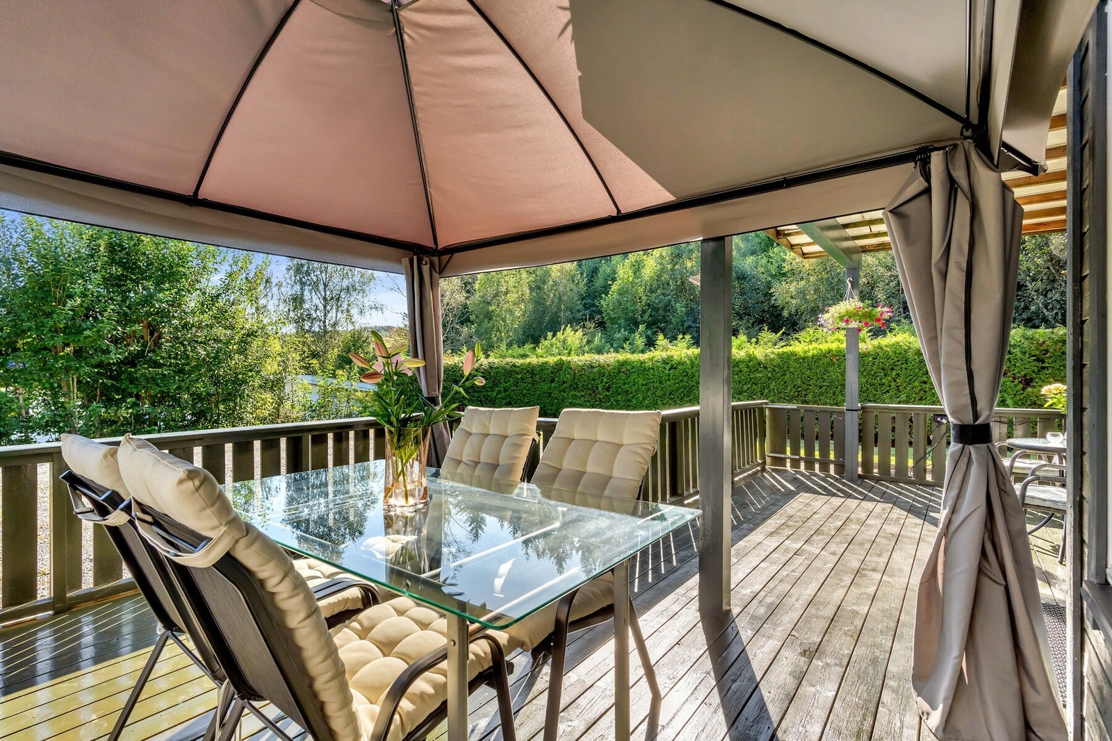 Bjørkelangen er et levende tettsted i Aurskog-Høland som gir deg en sjelden kombinasjon av småhusidyll, nærhet til natur og godt utbygde servicetilbud. Galleribilde