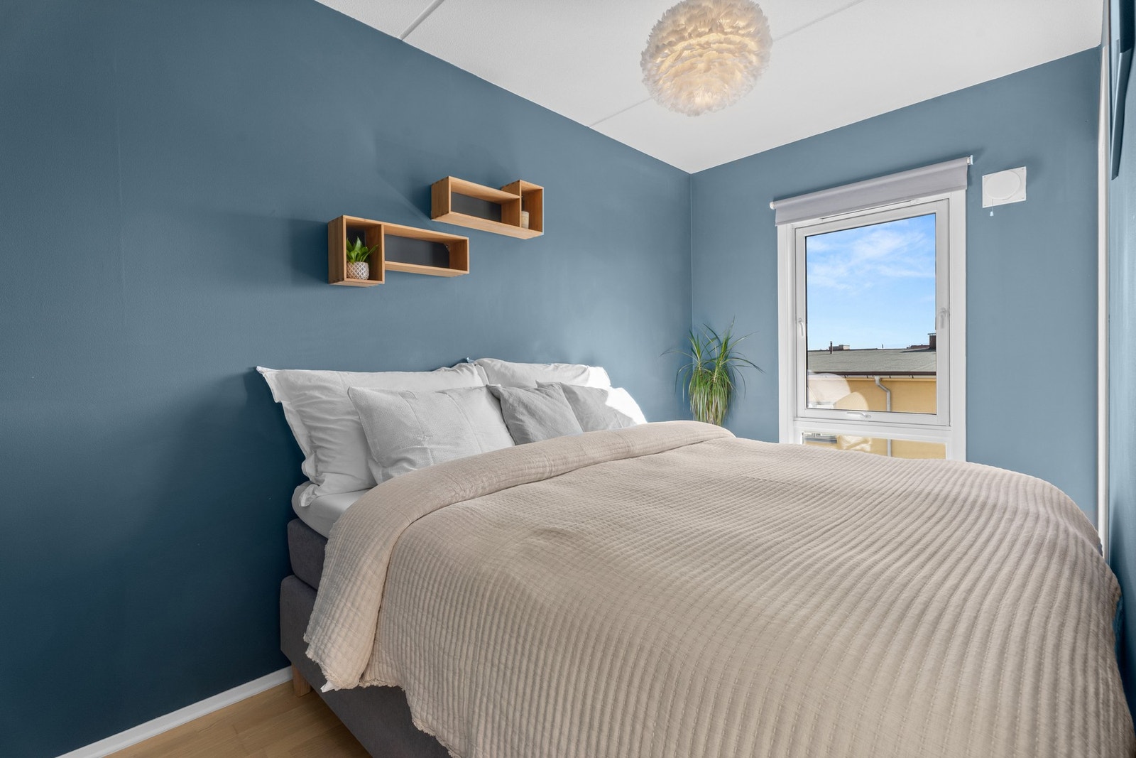 Hovedsoverom av god størrelse med plass til dobbeltseng. Galleribilde