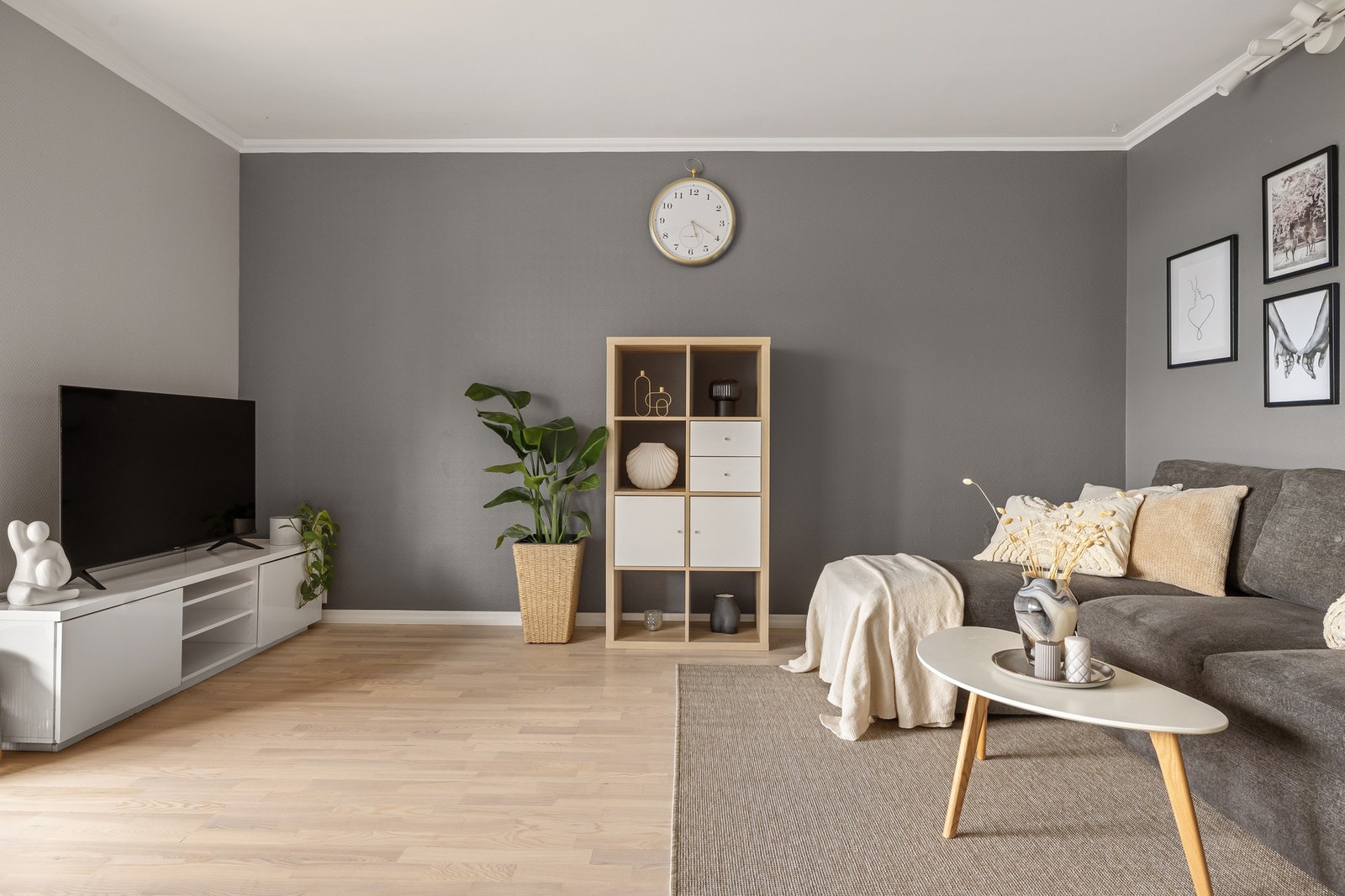 Stuen har en størrelse og utforming som gir flere møbleringsmuligheter. Galleribilde