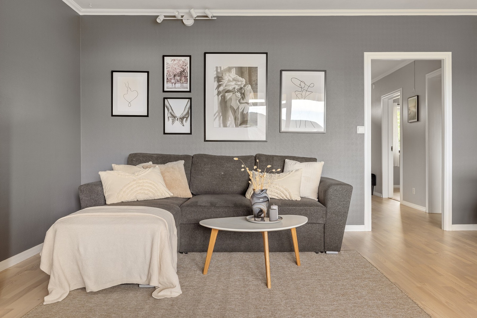 Tak og vegger ble malt i 2021. Galleribilde